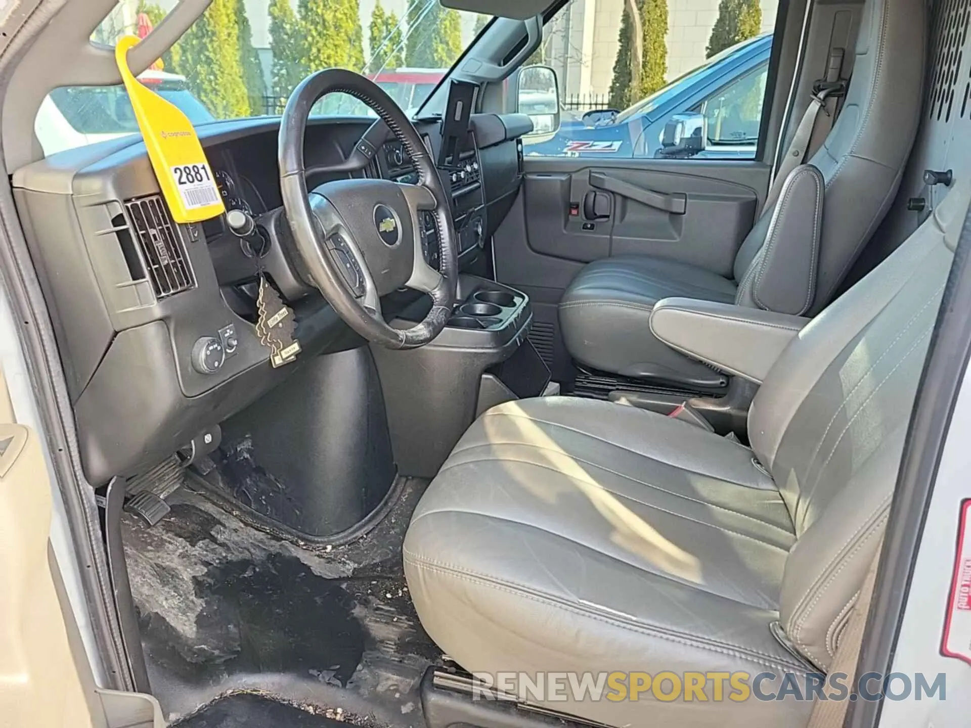6 Photograph of a damaged car 1GCWGAFP3K1367584 CHEVROLET EXPRESS 2500 2019