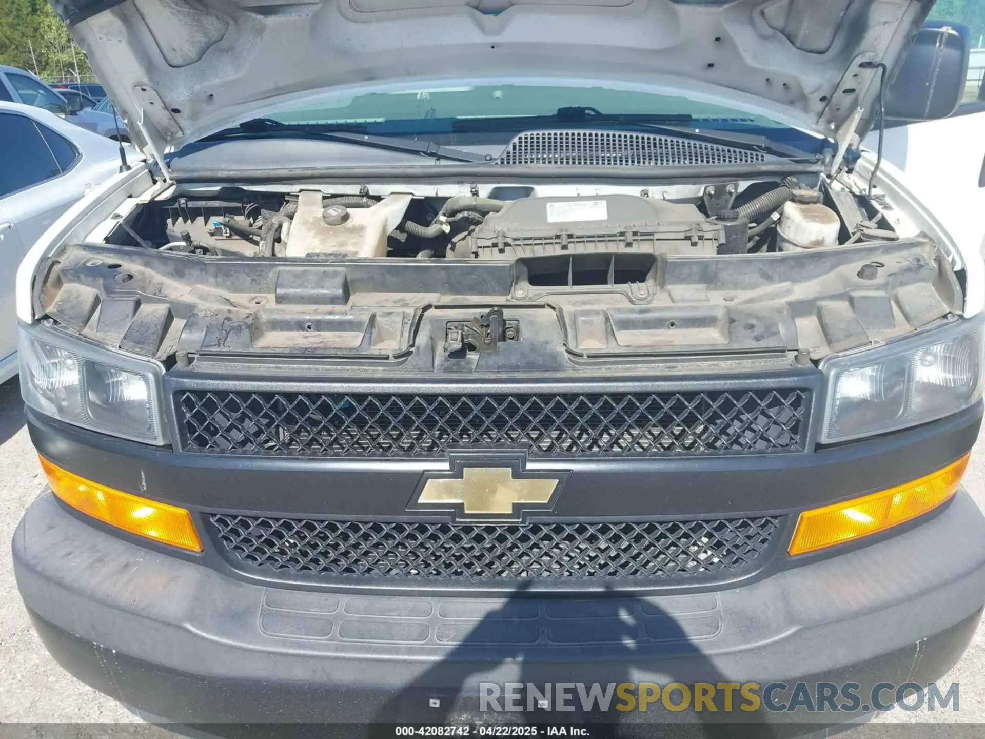 10 Photograph of a damaged car 1GCWGAFP5K1296131 CHEVROLET EXPRESS 2500 2019