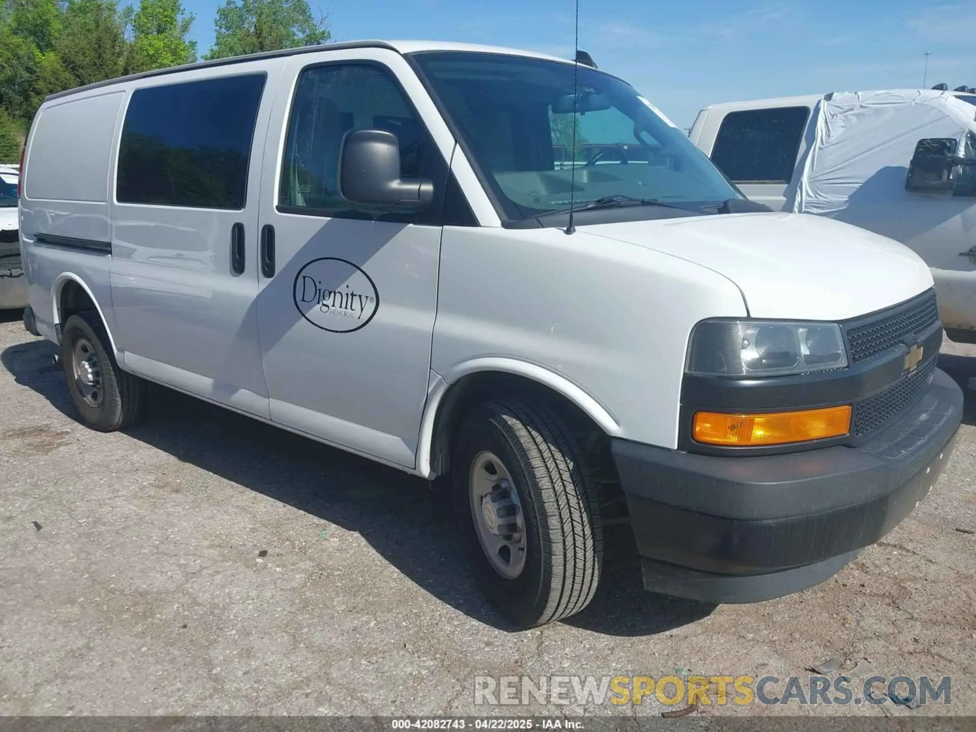 1 Photograph of a damaged car 1GCWGAFP6K1173549 CHEVROLET EXPRESS 2500 2019