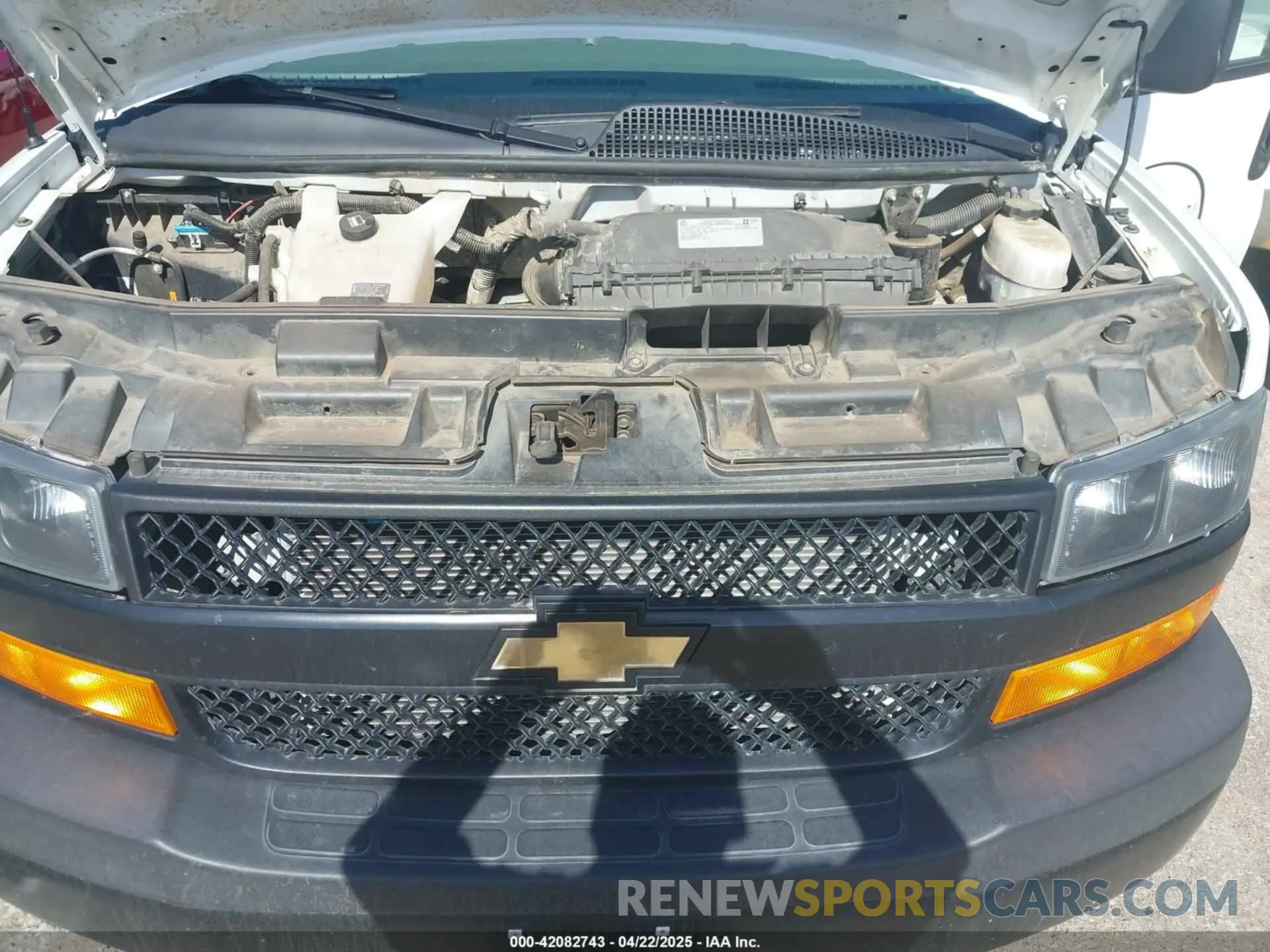 10 Photograph of a damaged car 1GCWGAFP6K1173549 CHEVROLET EXPRESS 2500 2019