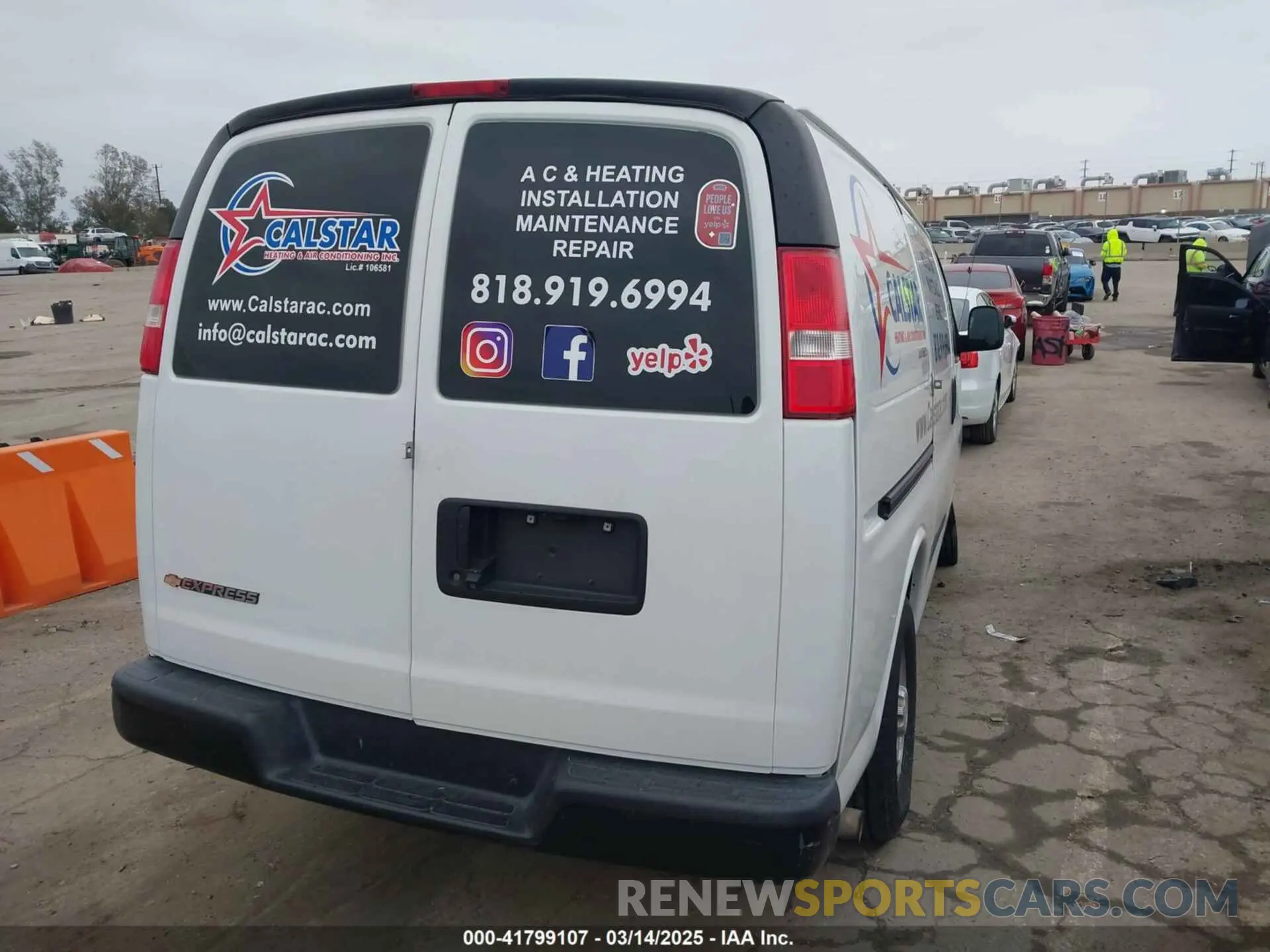 4 Photograph of a damaged car 1GCWGAFP6K1243793 CHEVROLET EXPRESS 2500 2019