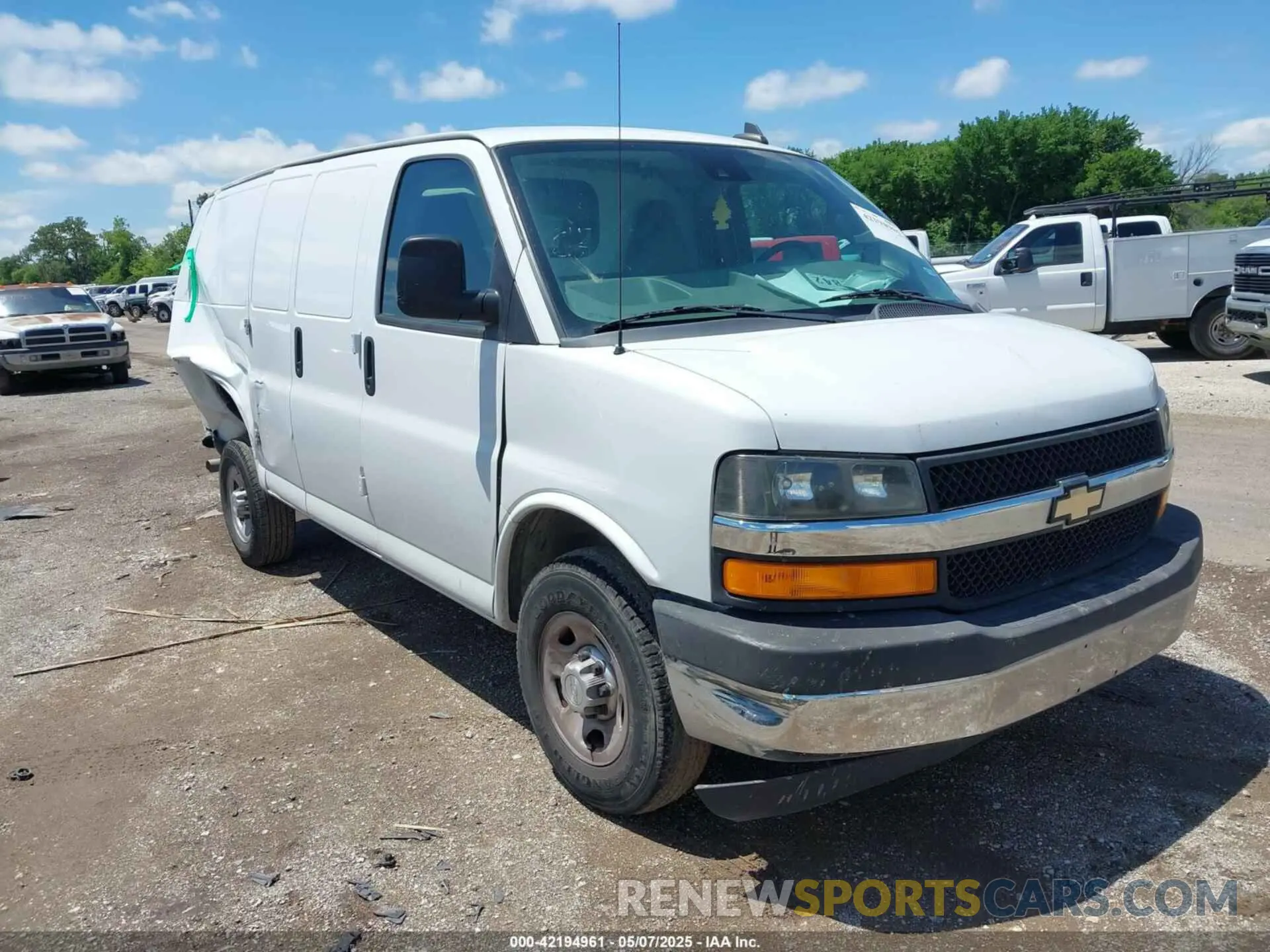 1 Photograph of a damaged car 1GCWGAFP6K1368910 CHEVROLET EXPRESS 2500 2019