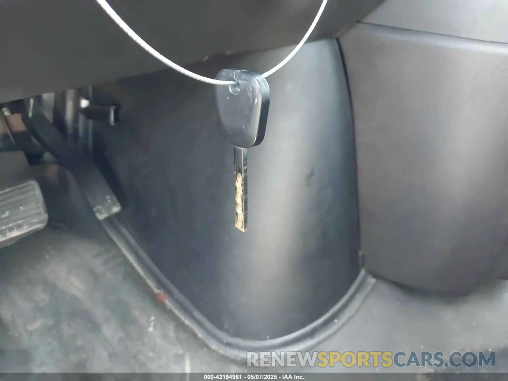 11 Photograph of a damaged car 1GCWGAFP6K1368910 CHEVROLET EXPRESS 2500 2019