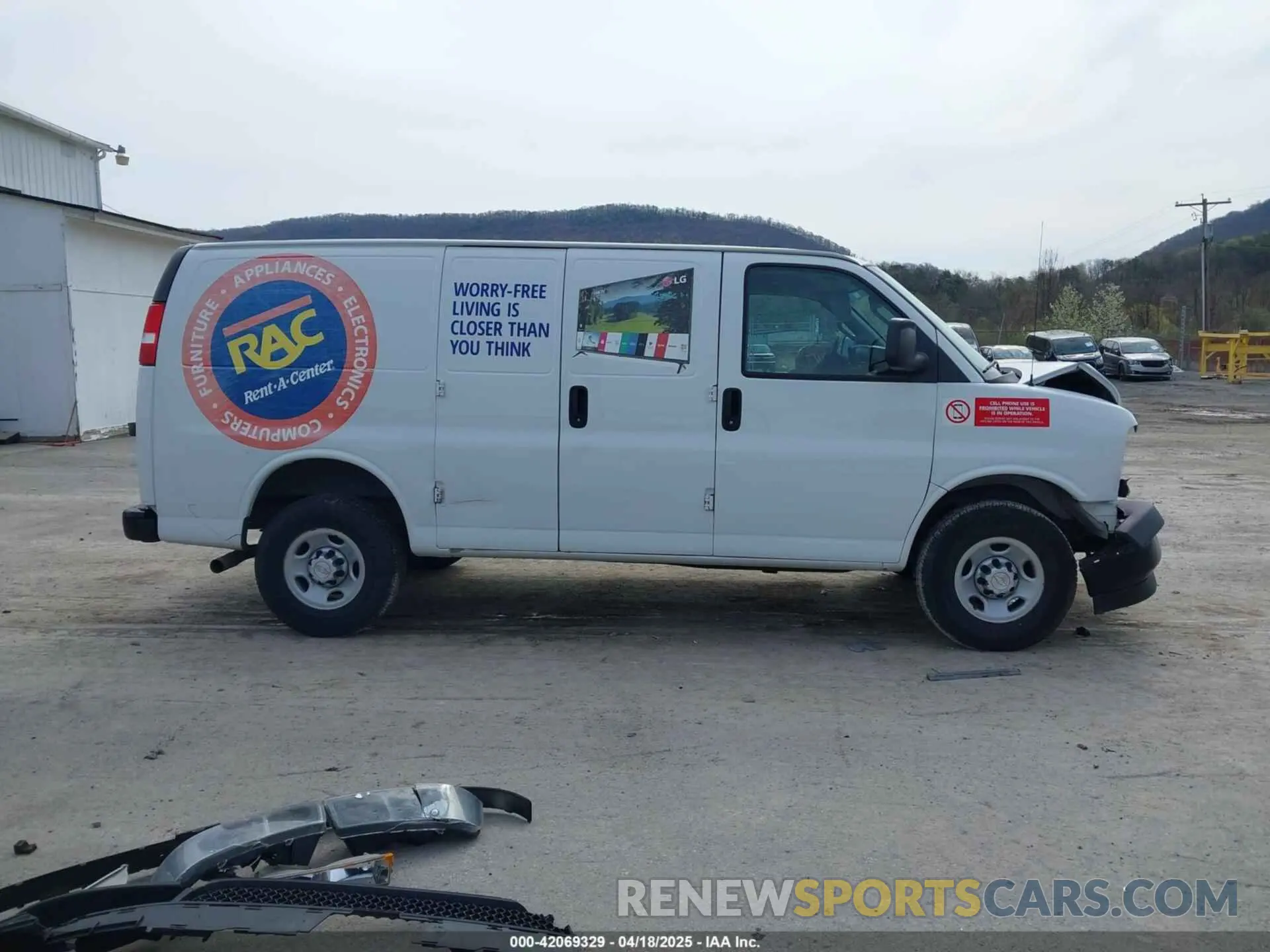 14 Photograph of a damaged car 1GCWGAFP6K1369099 CHEVROLET EXPRESS 2500 2019