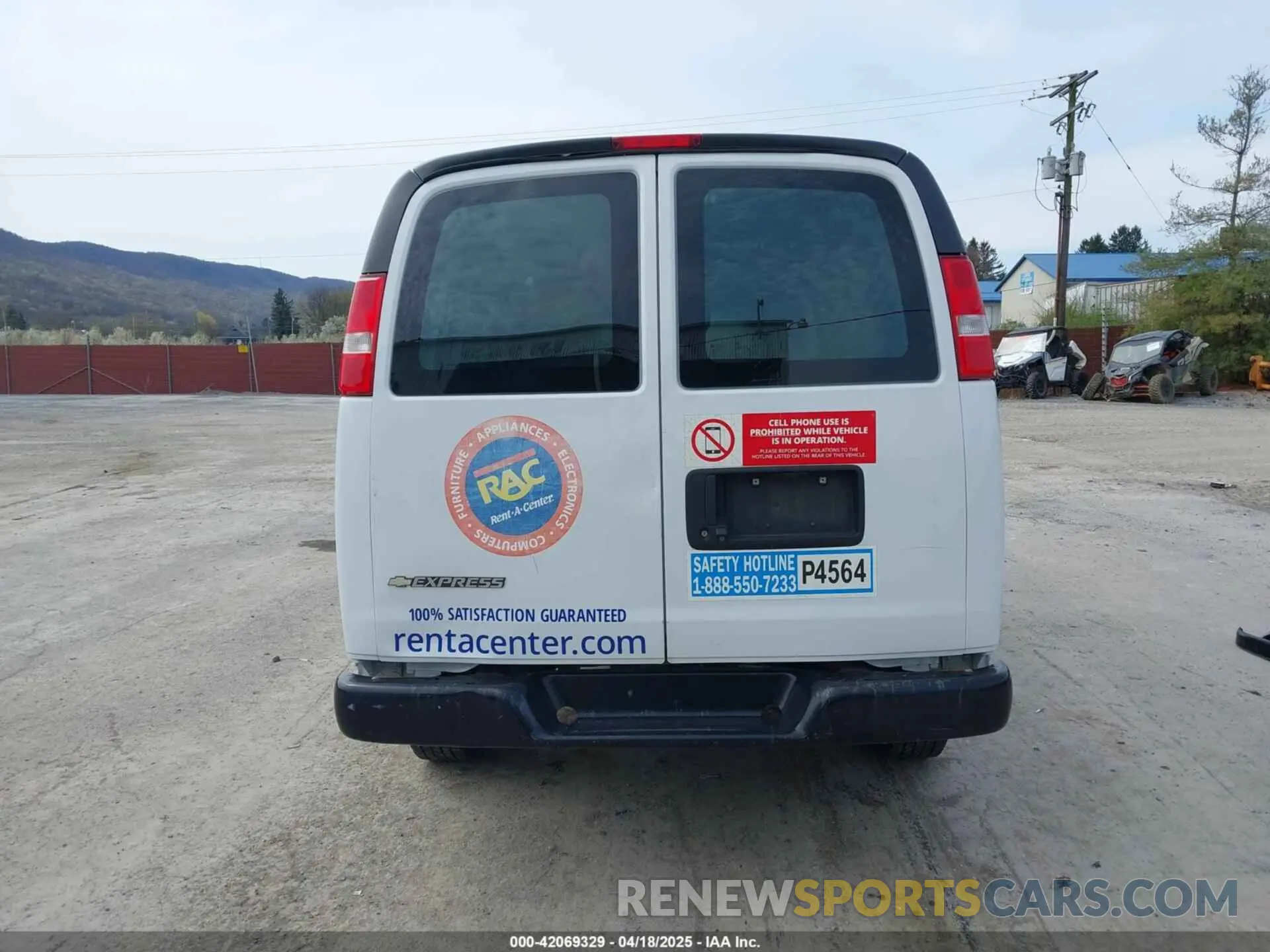 17 Photograph of a damaged car 1GCWGAFP6K1369099 CHEVROLET EXPRESS 2500 2019