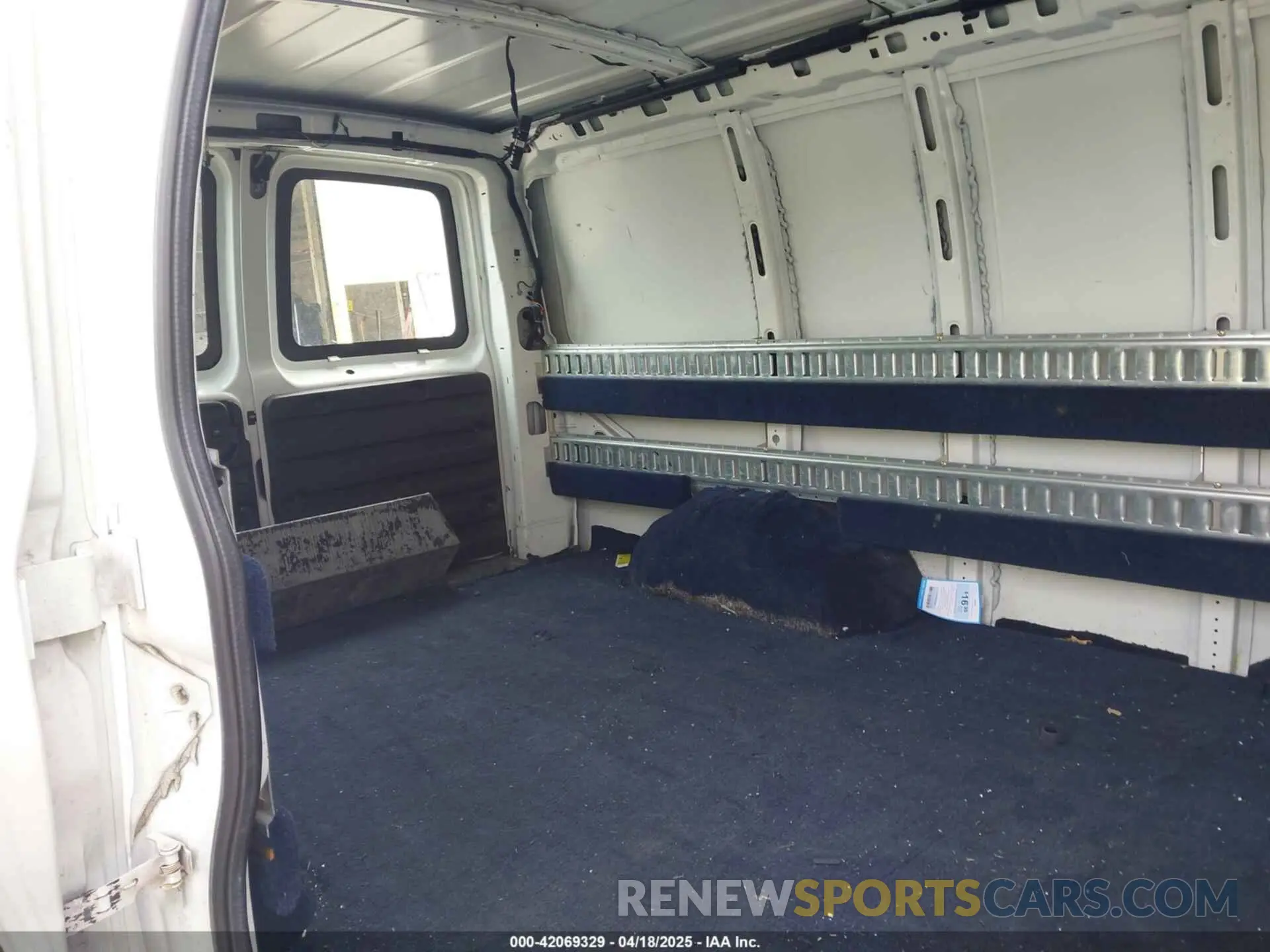 8 Photograph of a damaged car 1GCWGAFP6K1369099 CHEVROLET EXPRESS 2500 2019