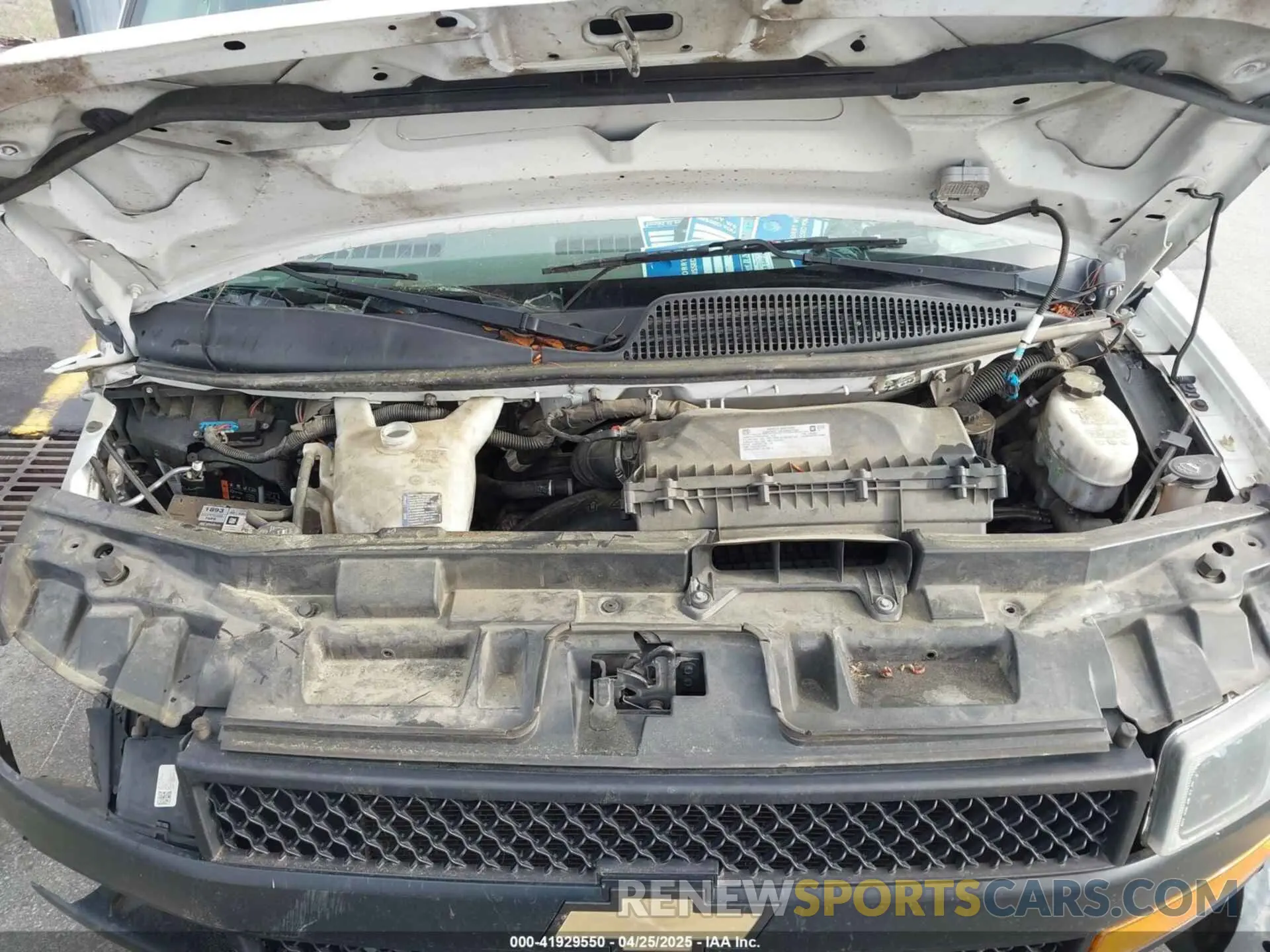 10 Photograph of a damaged car 1GCWGAFP7K1370861 CHEVROLET EXPRESS 2500 2019