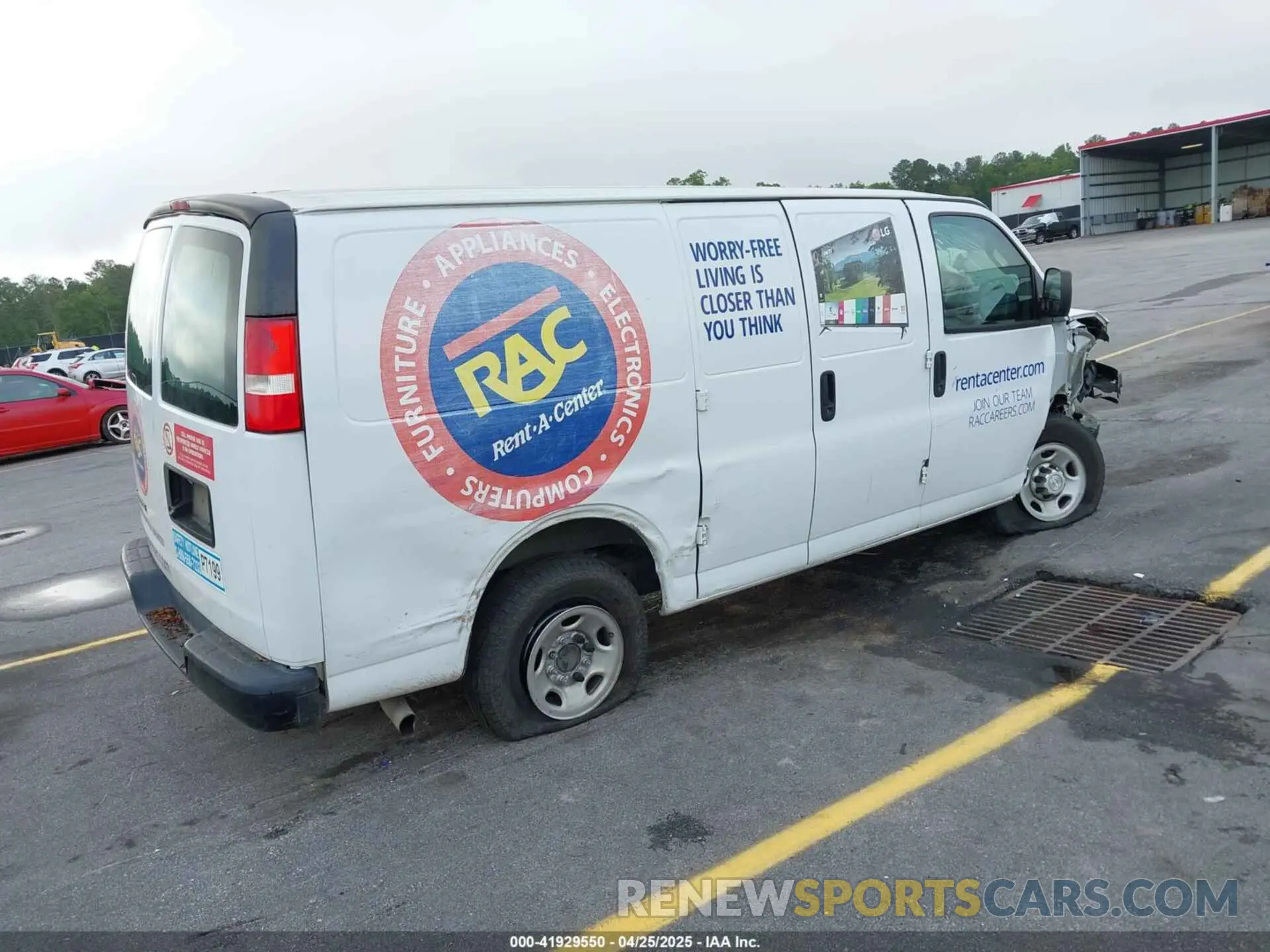 4 Photograph of a damaged car 1GCWGAFP7K1370861 CHEVROLET EXPRESS 2500 2019