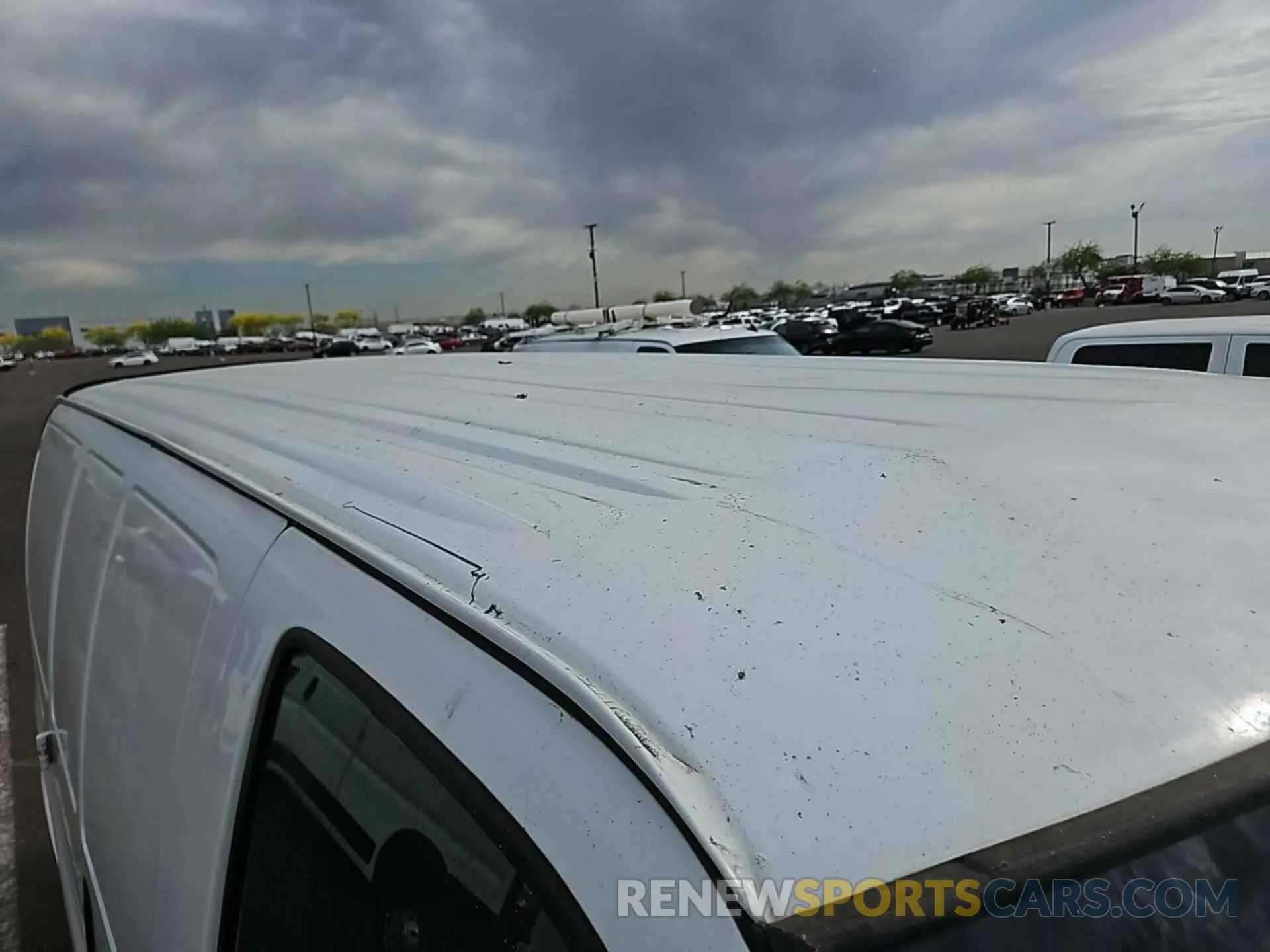 10 Photograph of a damaged car 1GCWGAFP9K1172363 CHEVROLET EXPRESS 2500 2019