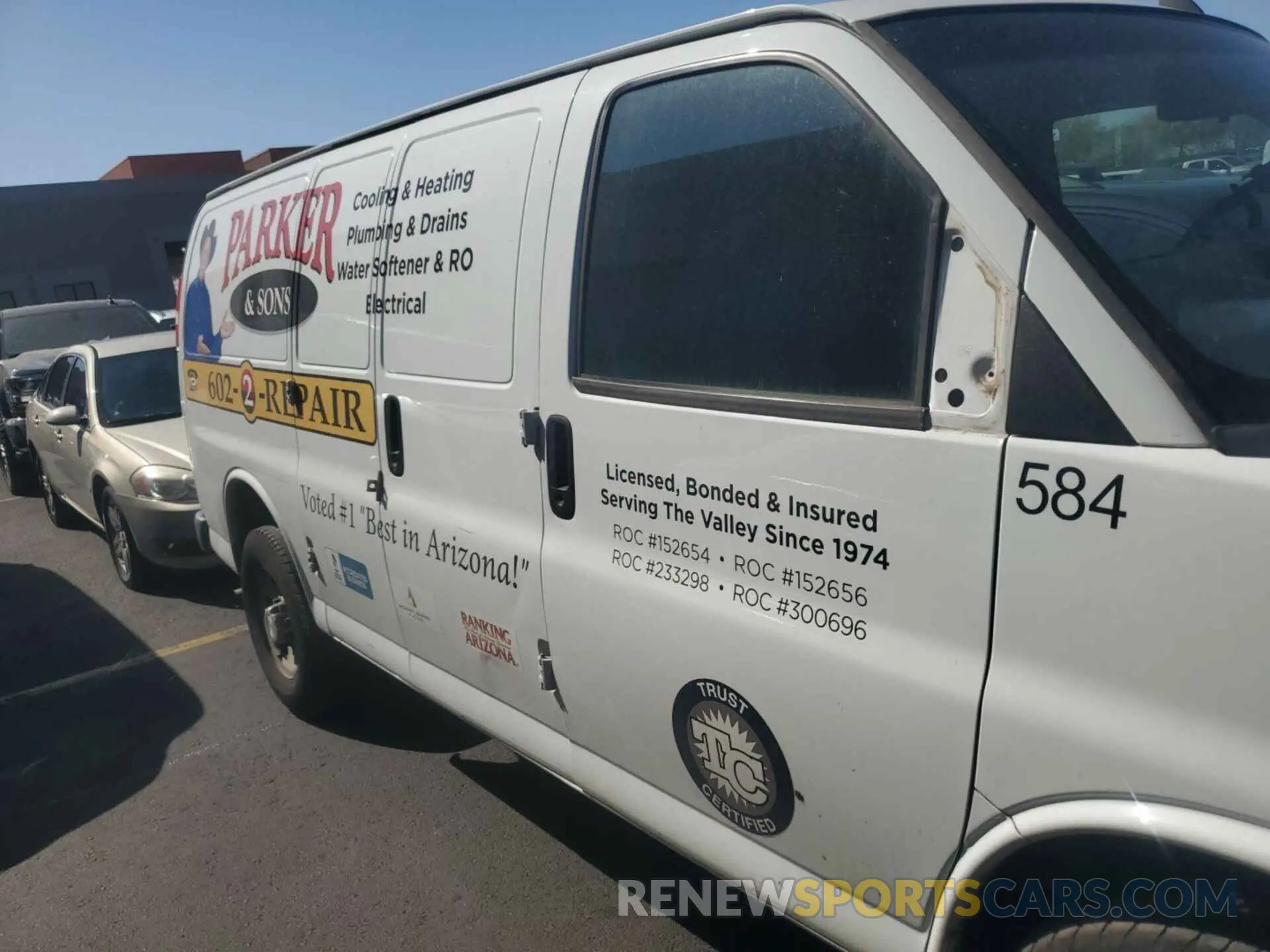 18 Photograph of a damaged car 1GCWGAFP9K1172363 CHEVROLET EXPRESS 2500 2019