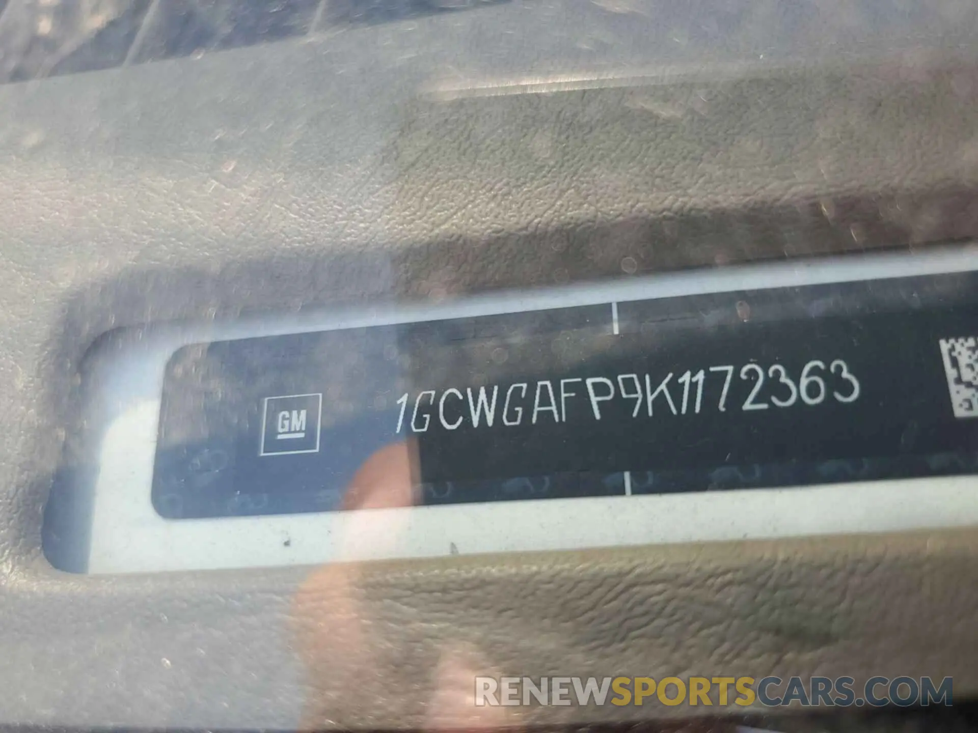 8 Photograph of a damaged car 1GCWGAFP9K1172363 CHEVROLET EXPRESS 2500 2019
