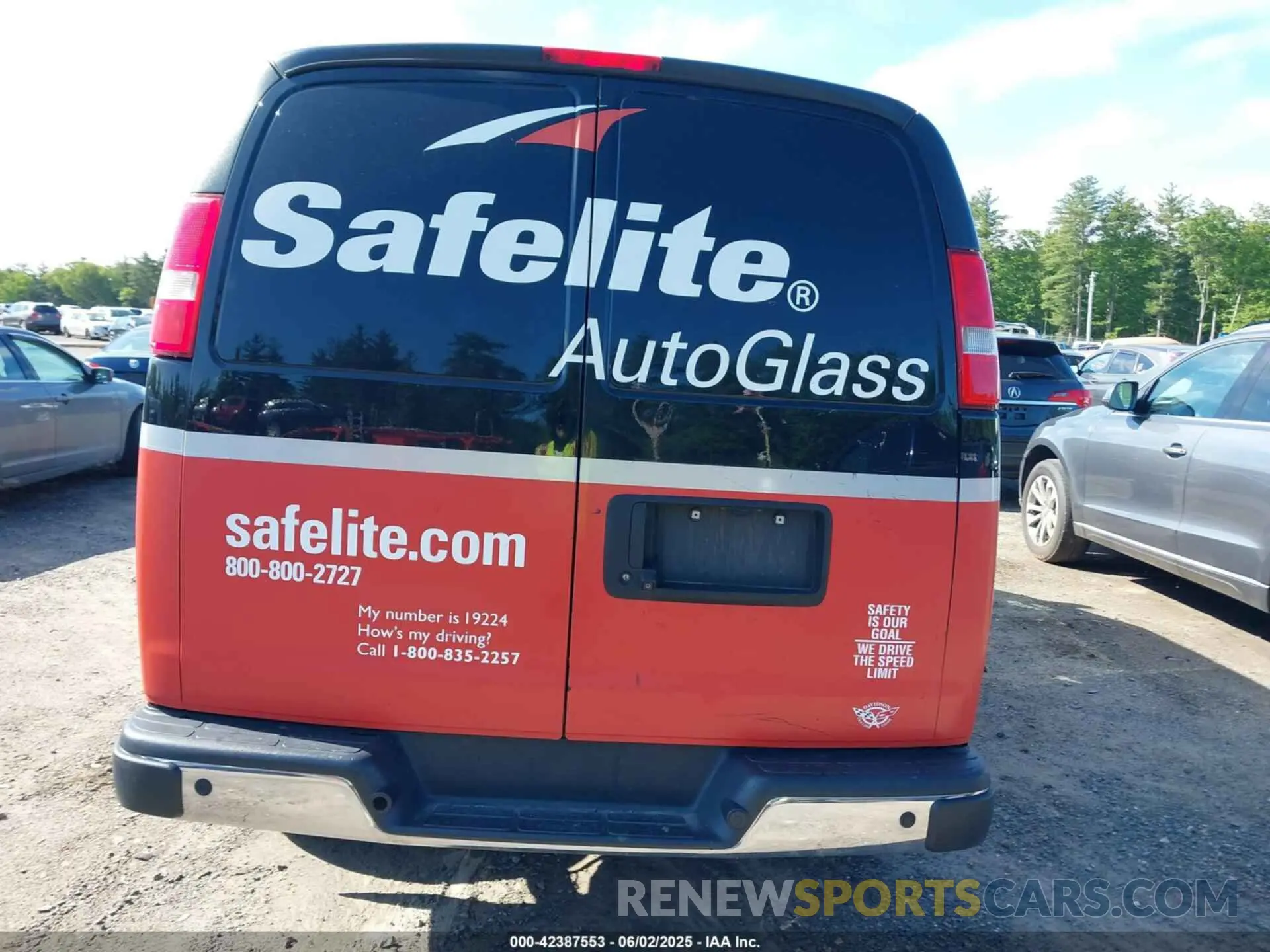 16 Photograph of a damaged car 1GCWGAFP9K1229029 CHEVROLET EXPRESS 2500 2019