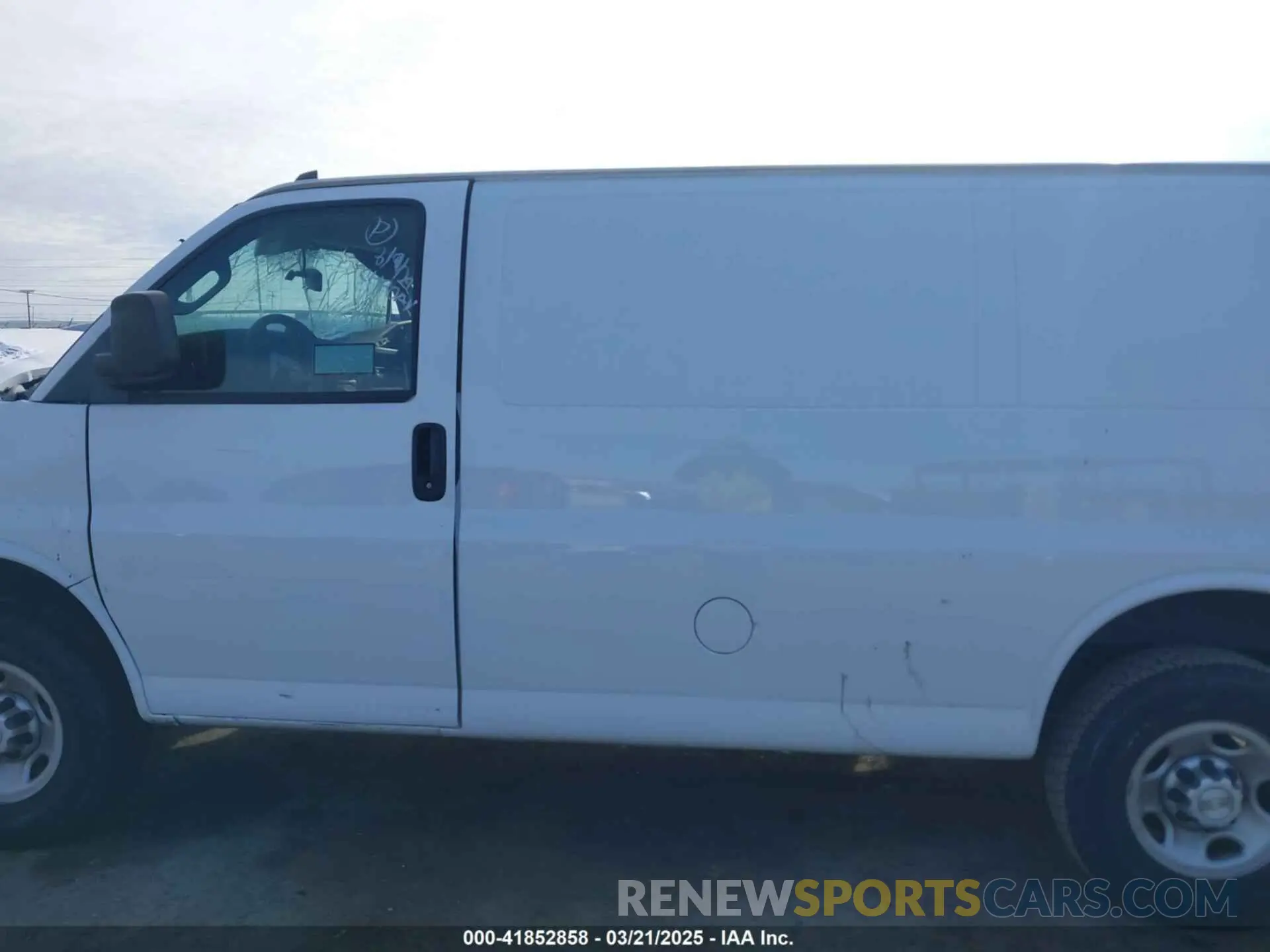15 Photograph of a damaged car 1GCWGAFPXK1365332 CHEVROLET EXPRESS 2500 2019