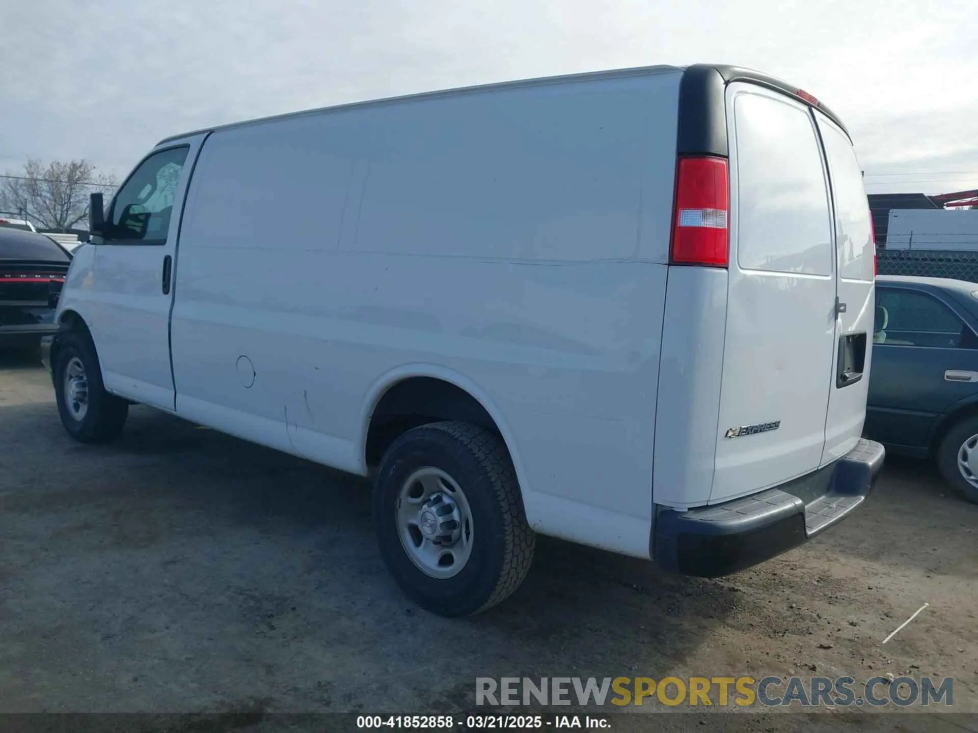 3 Photograph of a damaged car 1GCWGAFPXK1365332 CHEVROLET EXPRESS 2500 2019