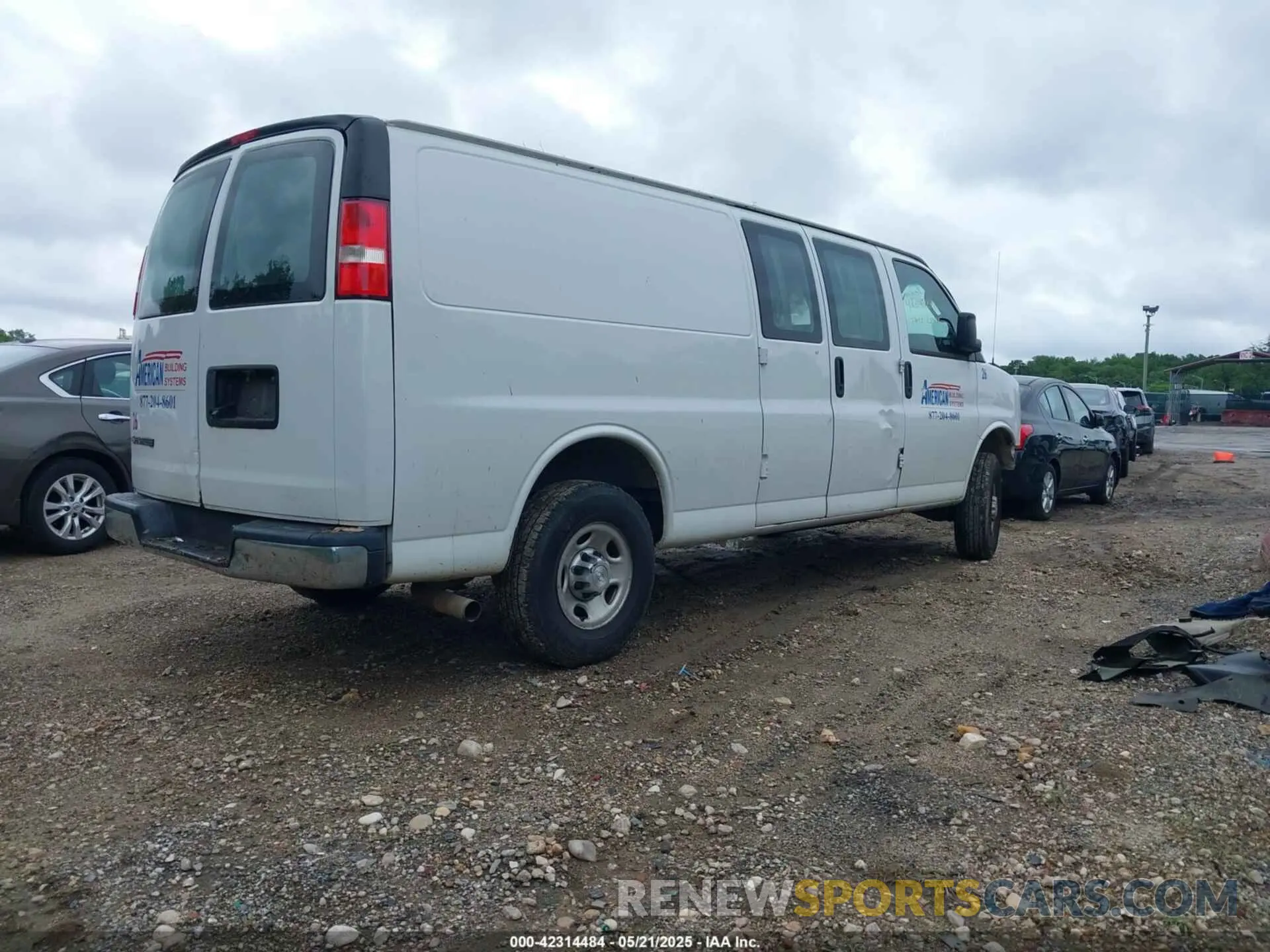 4 Photograph of a damaged car 1GCWGBFG0K1195312 CHEVROLET EXPRESS 2500 2019