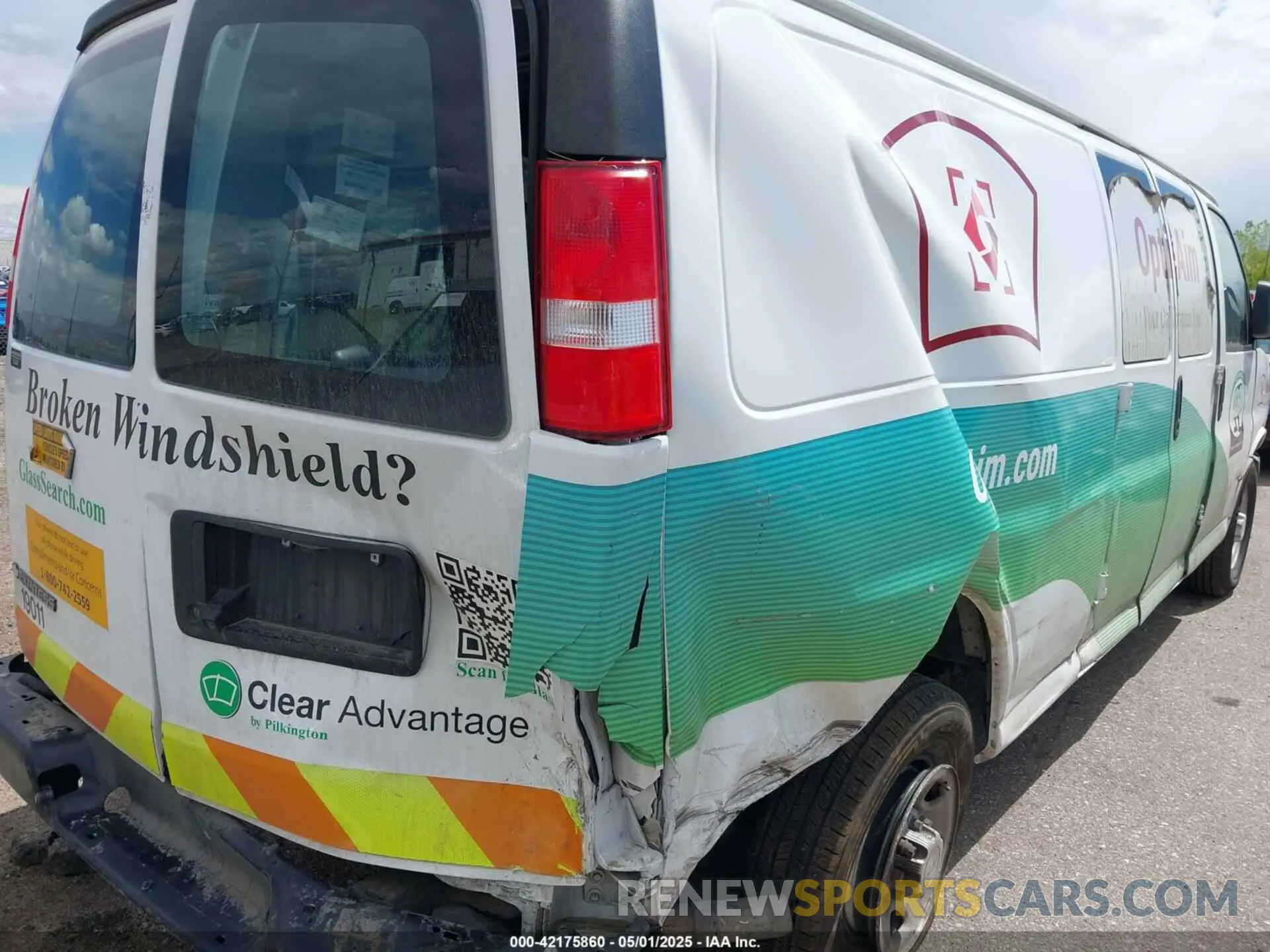 6 Photograph of a damaged car 1GCWGBFP0K1354958 CHEVROLET EXPRESS 2500 2019