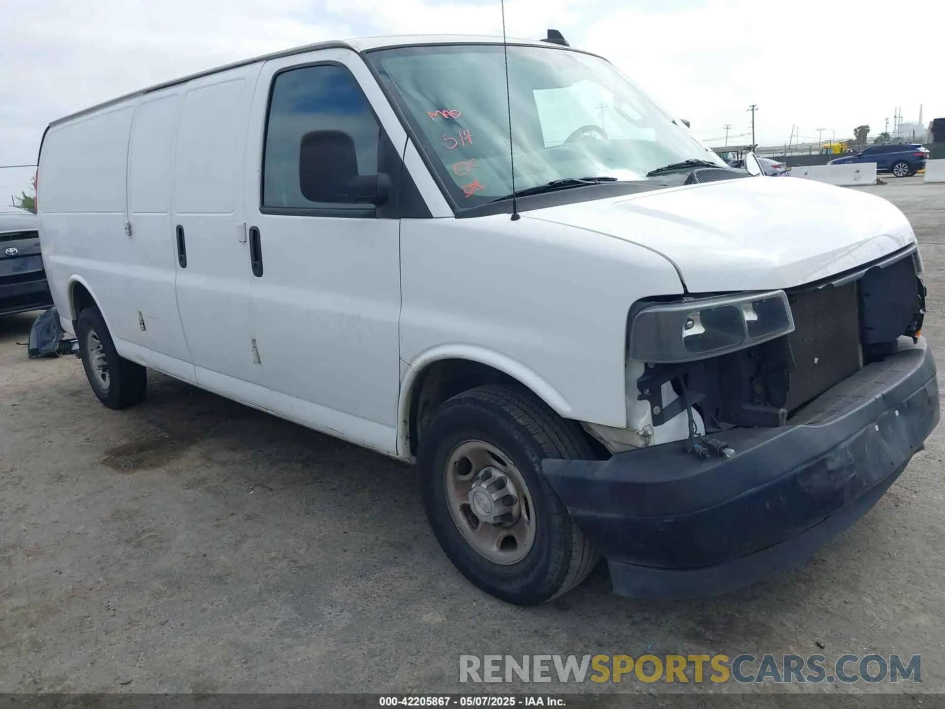 1 Photograph of a damaged car 1GCWGBFP4K1183082 CHEVROLET EXPRESS 2500 2019
