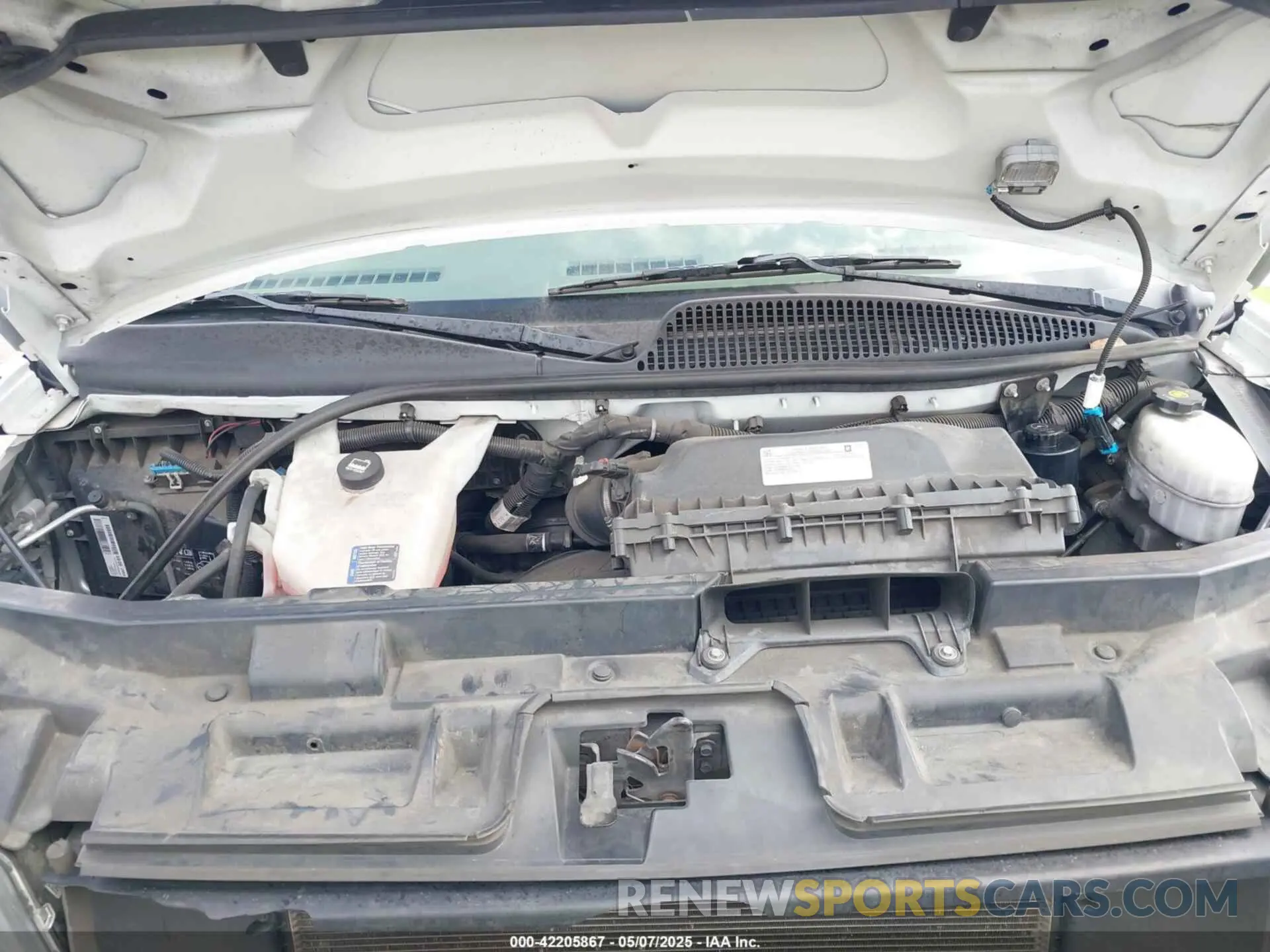 10 Photograph of a damaged car 1GCWGBFP4K1183082 CHEVROLET EXPRESS 2500 2019