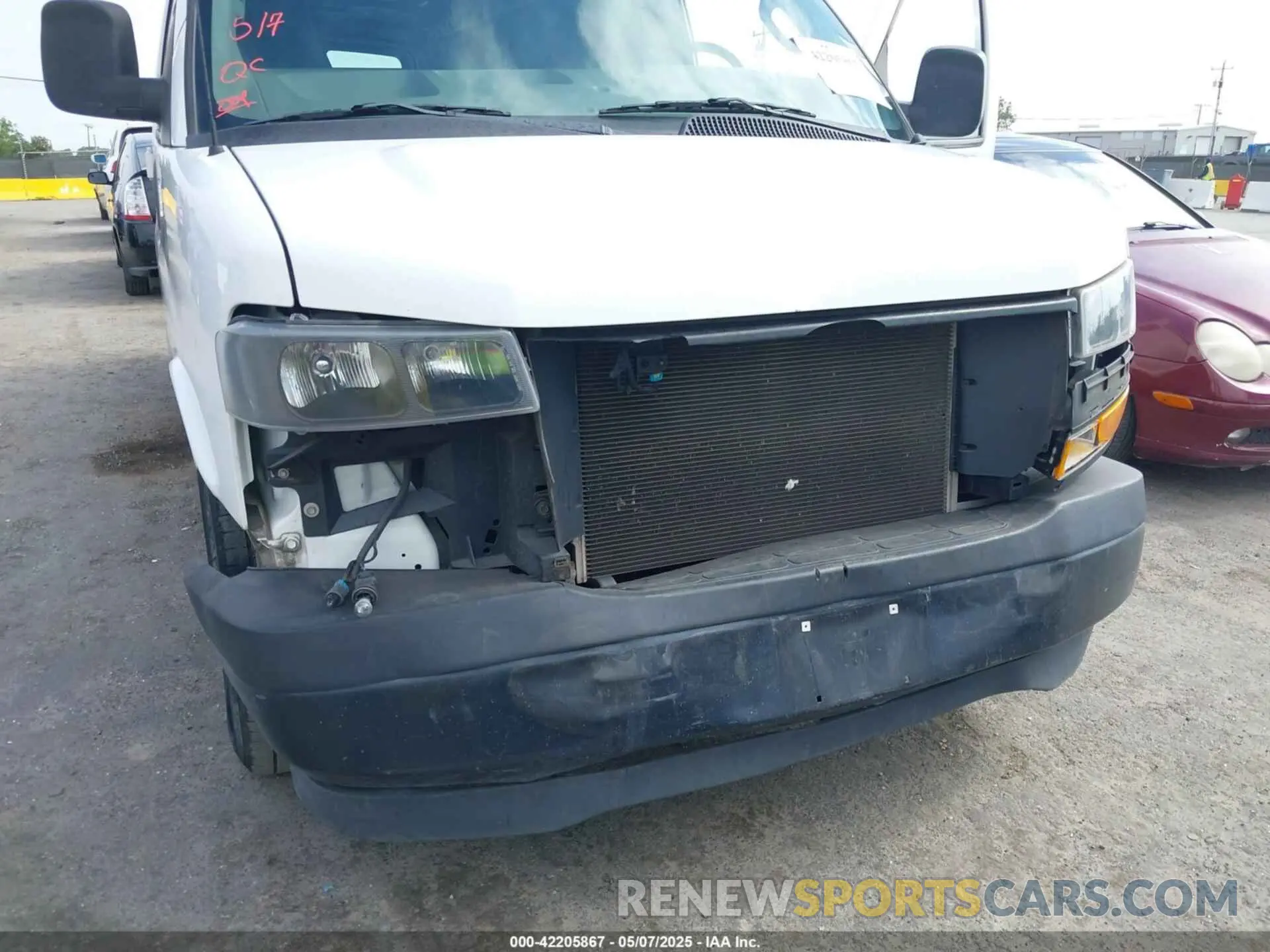 6 Photograph of a damaged car 1GCWGBFP4K1183082 CHEVROLET EXPRESS 2500 2019