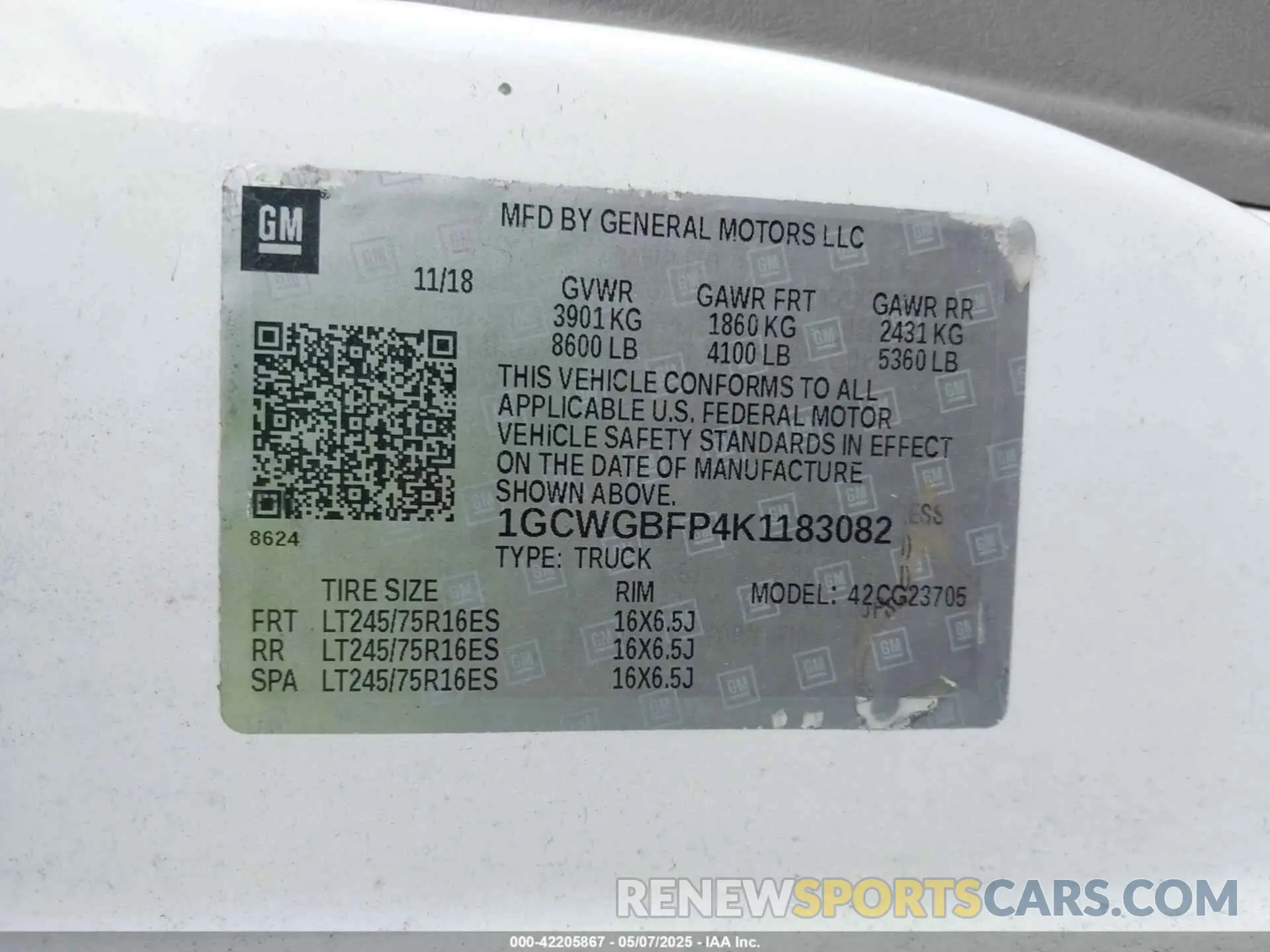 9 Photograph of a damaged car 1GCWGBFP4K1183082 CHEVROLET EXPRESS 2500 2019