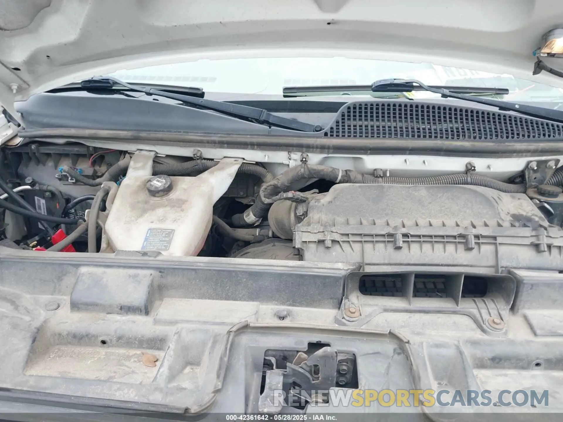 10 Photograph of a damaged car 1GCWGBFP5K1372789 CHEVROLET EXPRESS 2500 2019