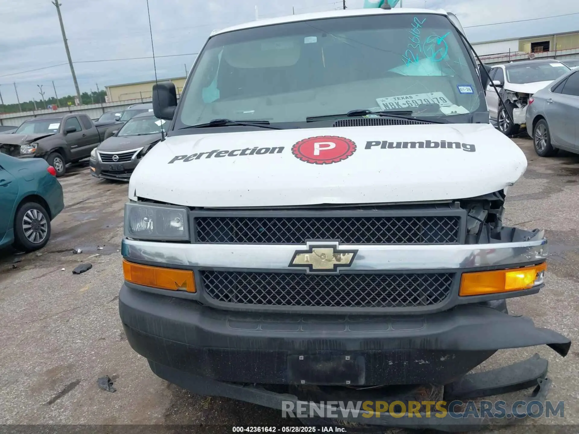 12 Photograph of a damaged car 1GCWGBFP5K1372789 CHEVROLET EXPRESS 2500 2019