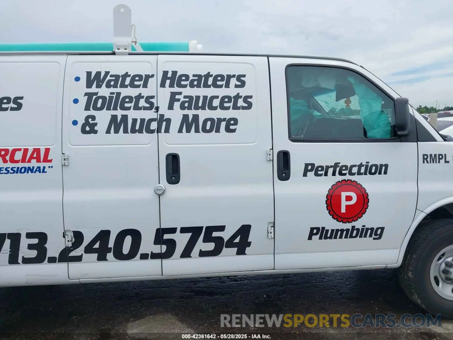 13 Photograph of a damaged car 1GCWGBFP5K1372789 CHEVROLET EXPRESS 2500 2019