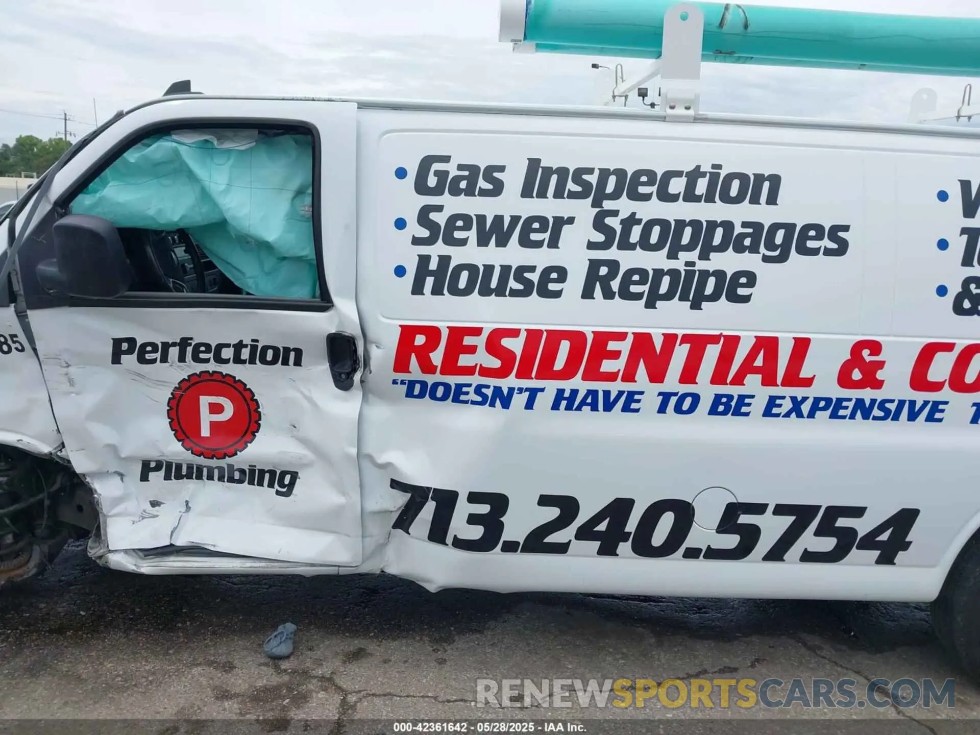14 Photograph of a damaged car 1GCWGBFP5K1372789 CHEVROLET EXPRESS 2500 2019
