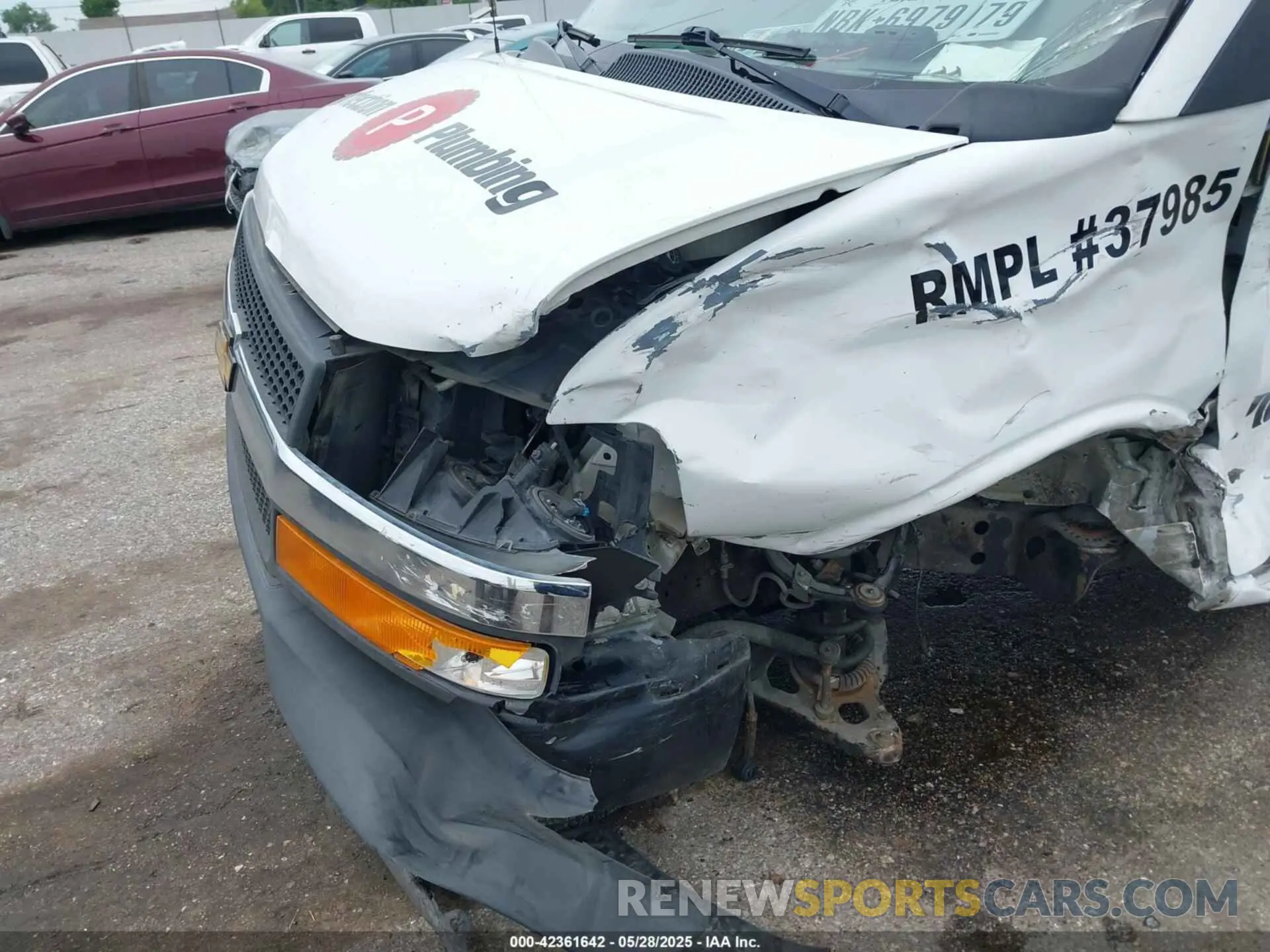 6 Photograph of a damaged car 1GCWGBFP5K1372789 CHEVROLET EXPRESS 2500 2019