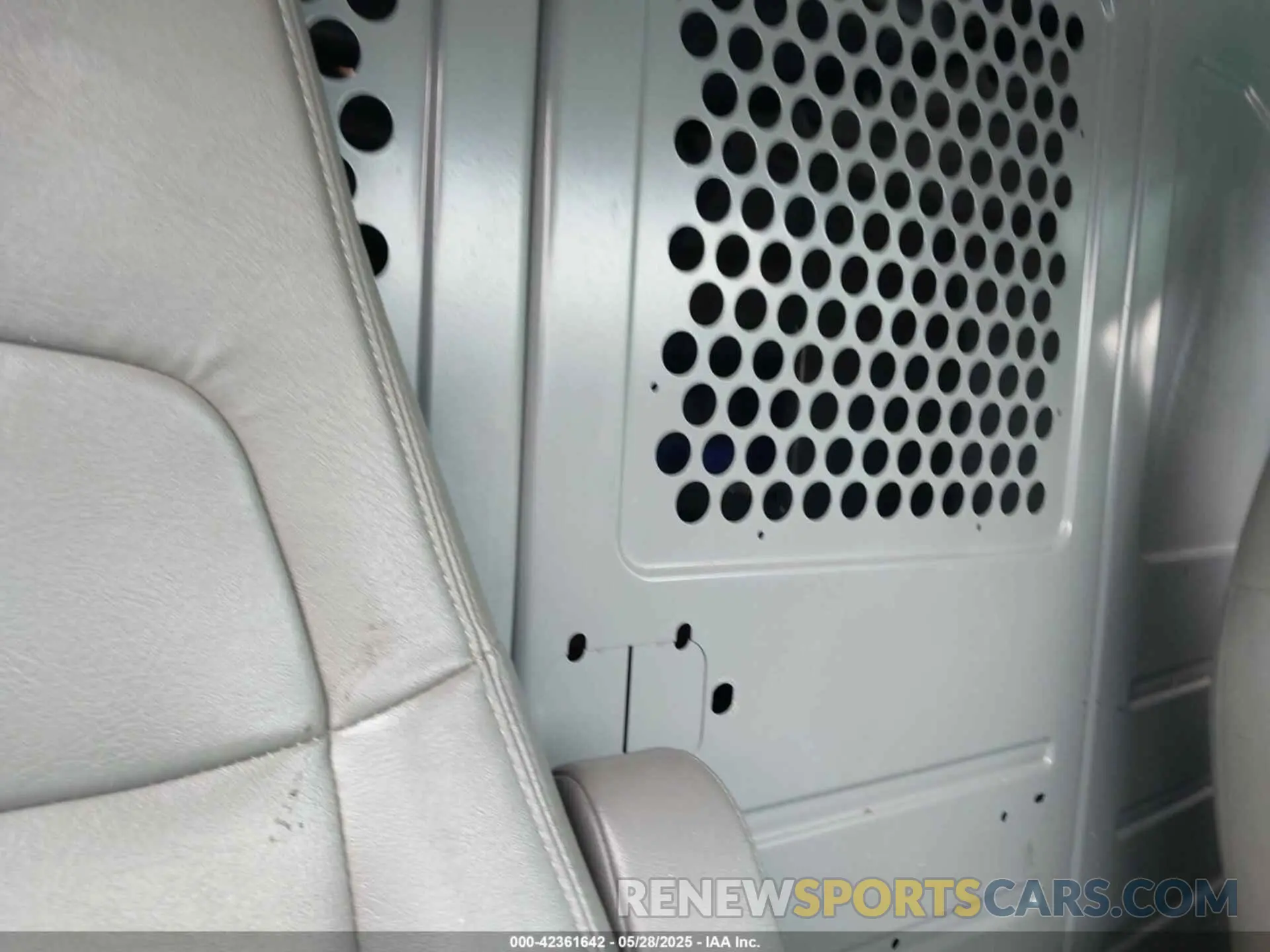 8 Photograph of a damaged car 1GCWGBFP5K1372789 CHEVROLET EXPRESS 2500 2019