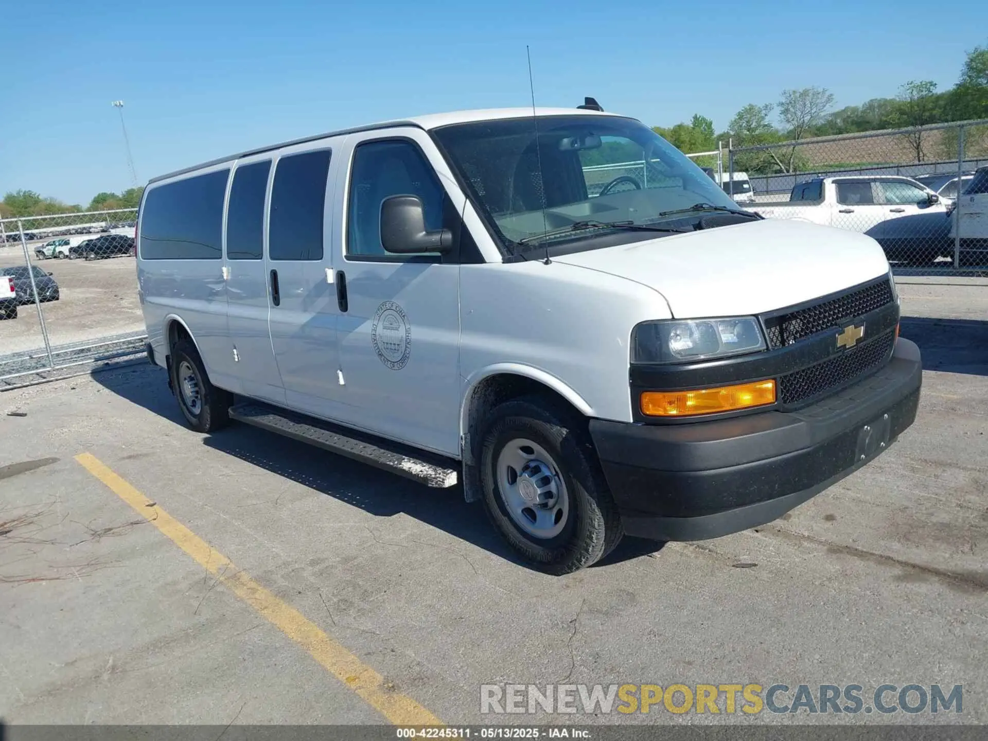 1 Photograph of a damaged car 1GAZGNFG8K1366931 CHEVROLET EXPRESS 3500 2019