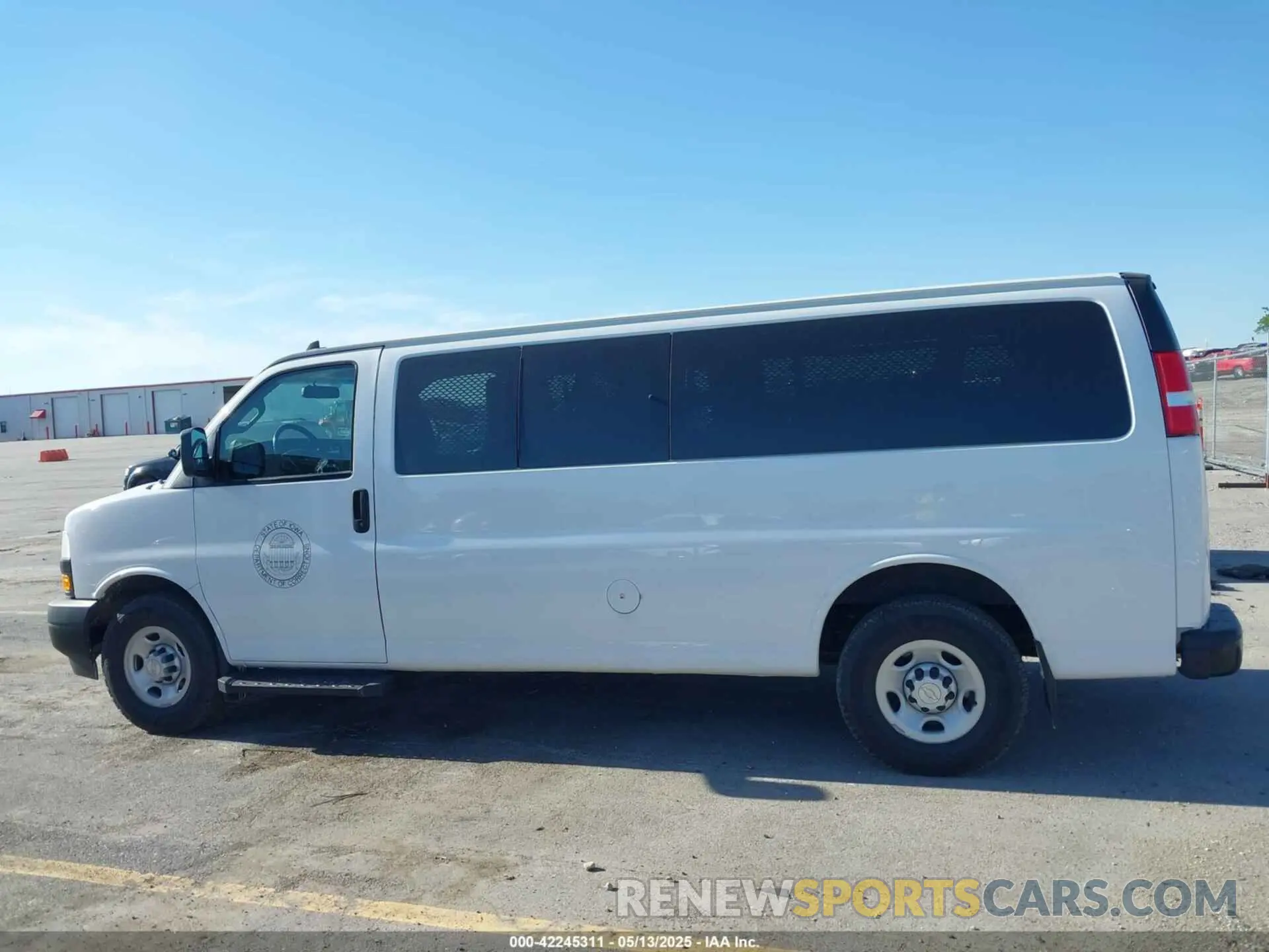 14 Photograph of a damaged car 1GAZGNFG8K1366931 CHEVROLET EXPRESS 3500 2019