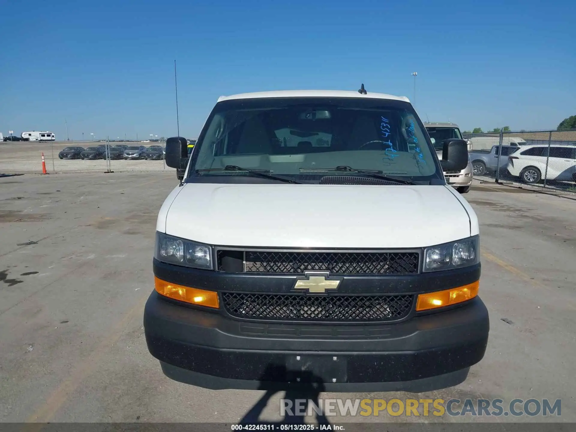 6 Photograph of a damaged car 1GAZGNFG8K1366931 CHEVROLET EXPRESS 3500 2019