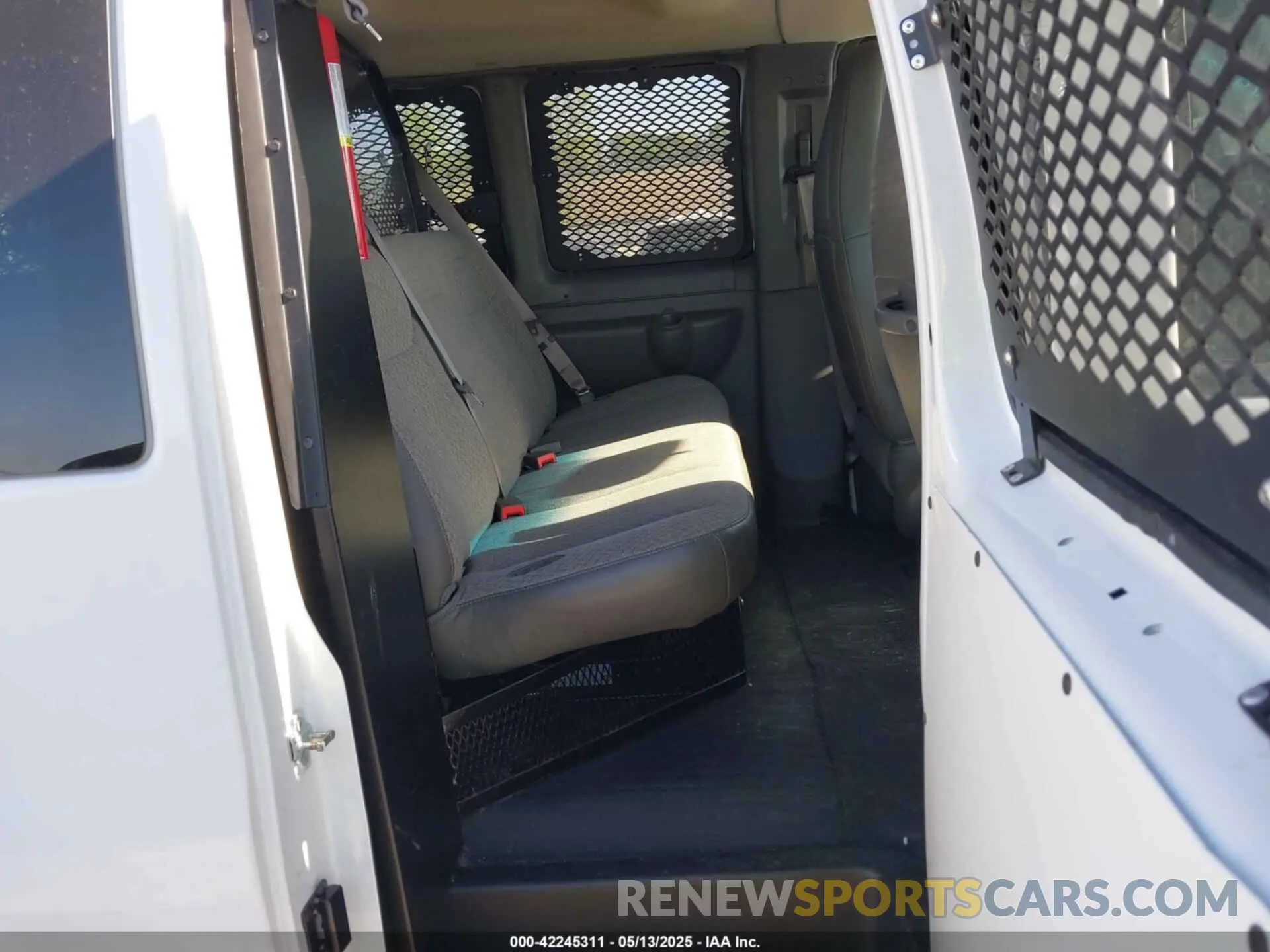 8 Photograph of a damaged car 1GAZGNFG8K1366931 CHEVROLET EXPRESS 3500 2019