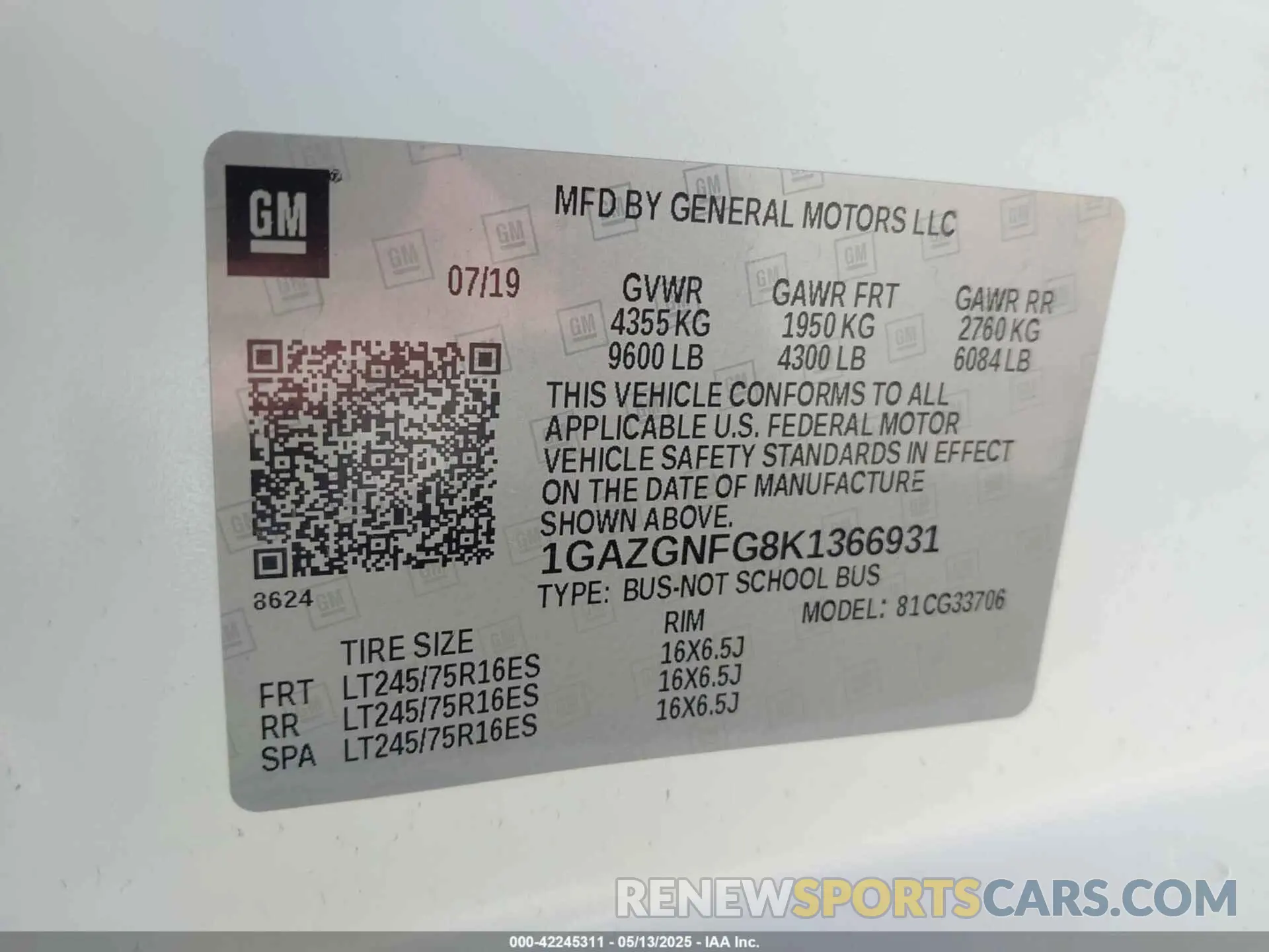 9 Photograph of a damaged car 1GAZGNFG8K1366931 CHEVROLET EXPRESS 3500 2019