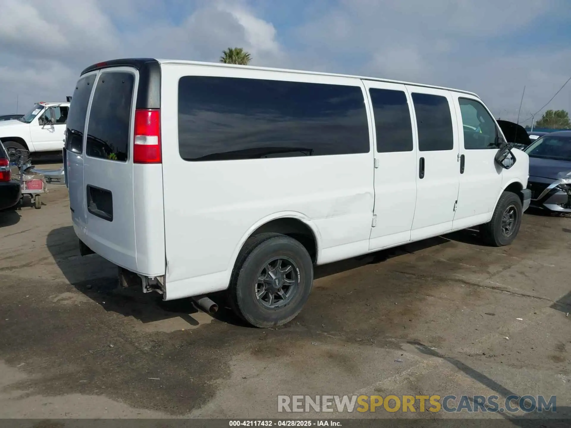 4 Photograph of a damaged car 1GAZGPFG3K1158144 CHEVROLET EXPRESS 3500 2019