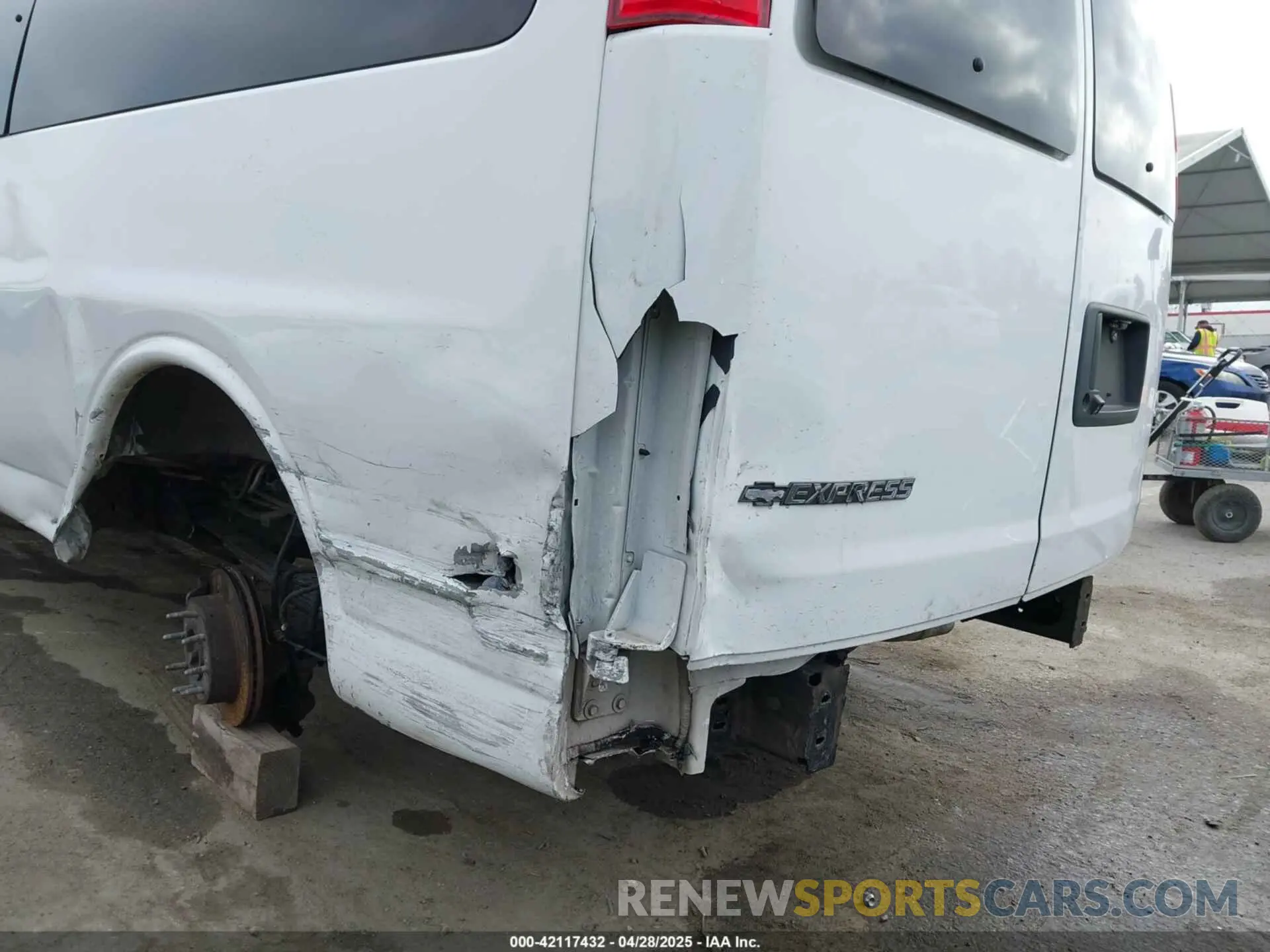 6 Photograph of a damaged car 1GAZGPFG3K1158144 CHEVROLET EXPRESS 3500 2019