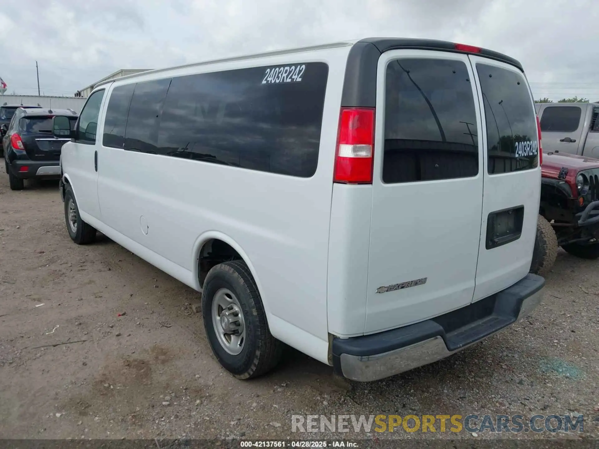 3 Photograph of a damaged car 1GAZGPFG3K1364936 CHEVROLET EXPRESS 3500 2019