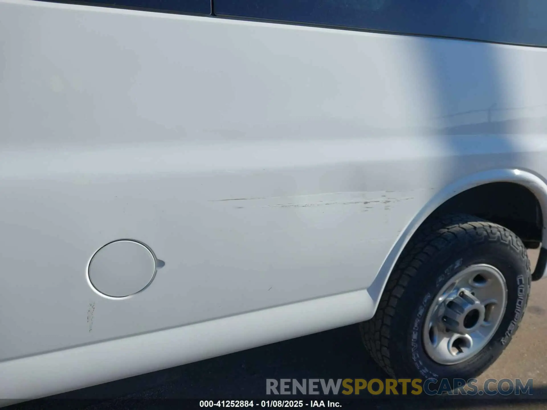 17 Photograph of a damaged car 1GAZGPFG8K1212330 CHEVROLET EXPRESS 3500 2019