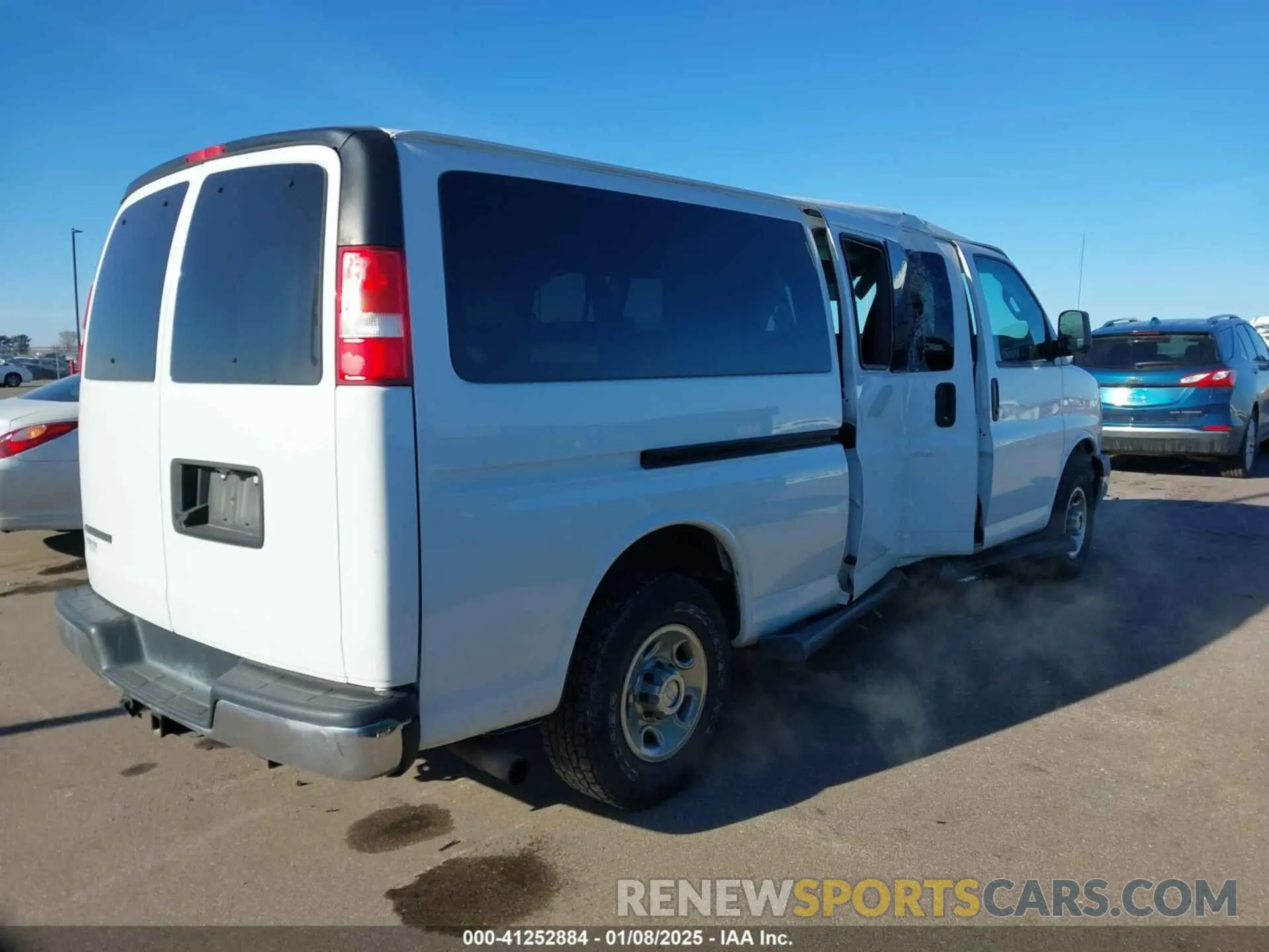 4 Photograph of a damaged car 1GAZGPFG8K1212330 CHEVROLET EXPRESS 3500 2019