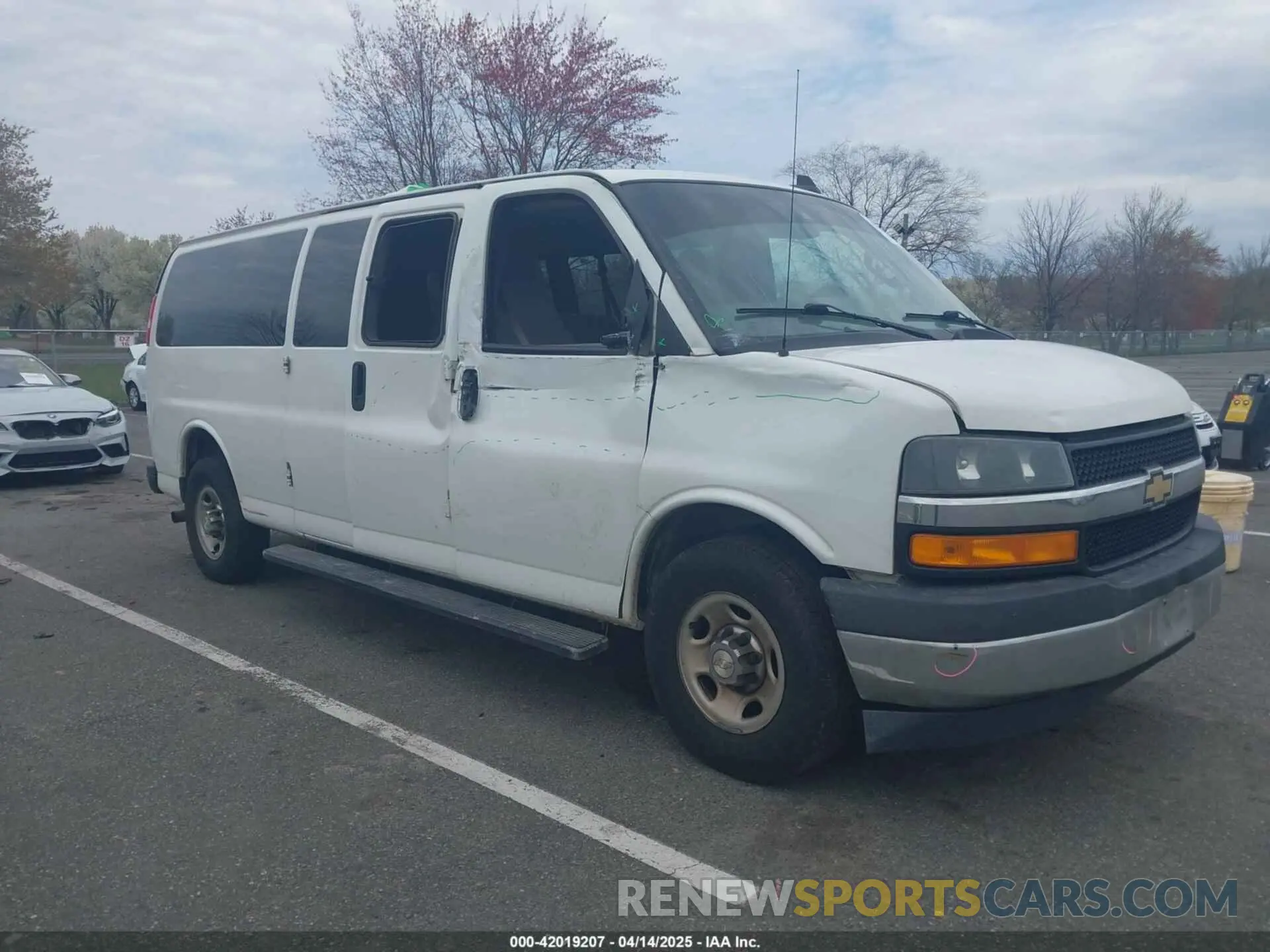 6 Photograph of a damaged car 1GAZGPFP0K1291847 CHEVROLET EXPRESS 3500 2019