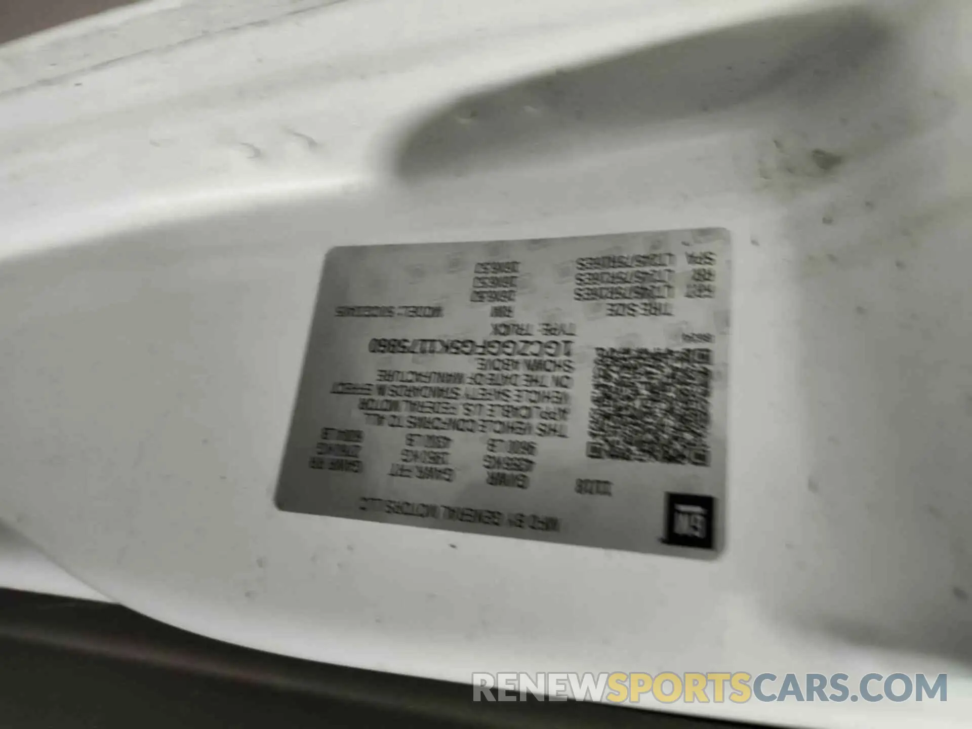 20 Photograph of a damaged car 1GCZGGFG5K1175860 CHEVROLET EXPRESS 3500 2019