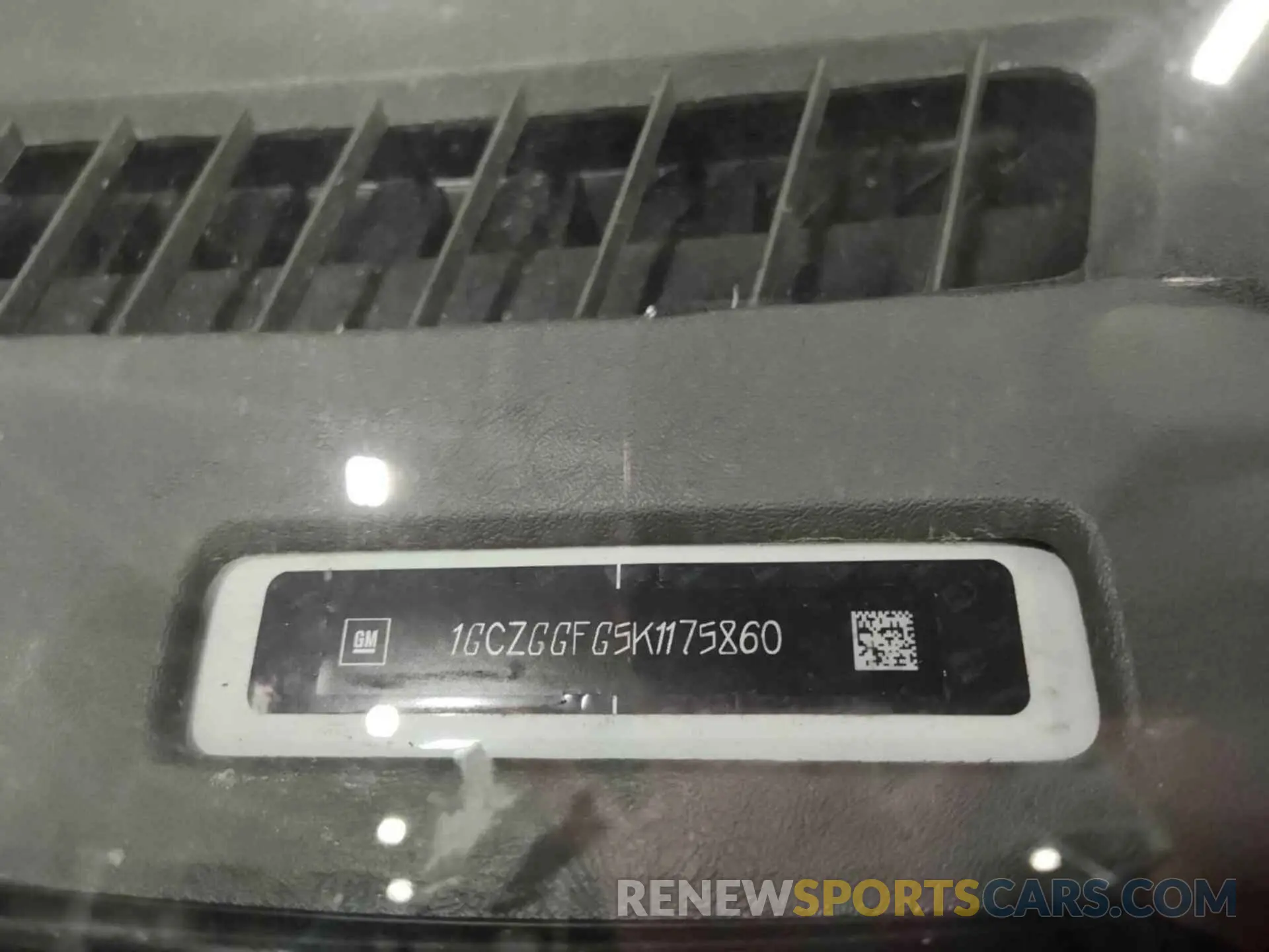 26 Photograph of a damaged car 1GCZGGFG5K1175860 CHEVROLET EXPRESS 3500 2019