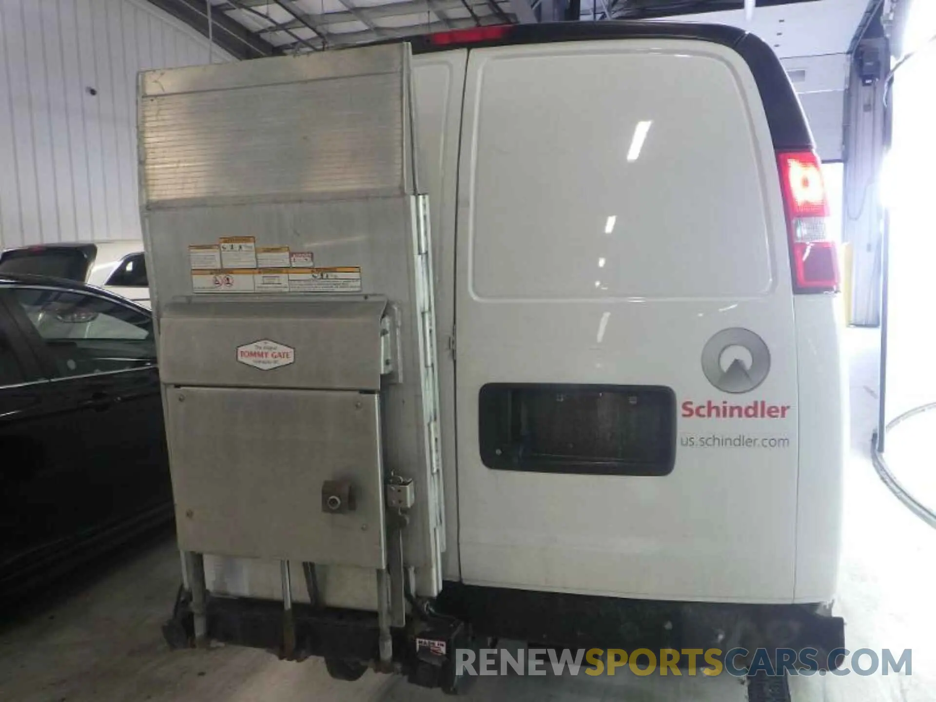 14 Photograph of a damaged car 1GCZGGFP9K1327073 CHEVROLET EXPRESS 3500 2019