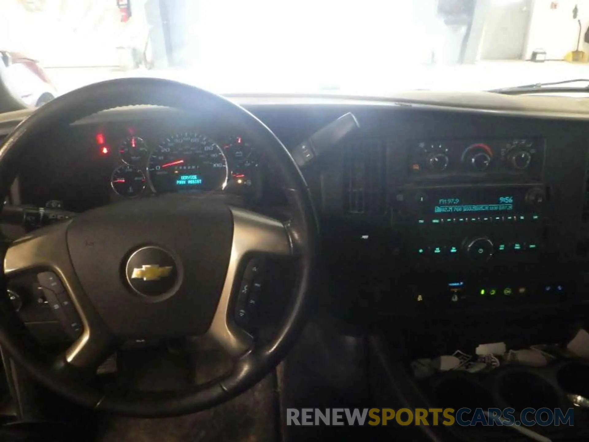 6 Photograph of a damaged car 1GCZGGFP9K1327073 CHEVROLET EXPRESS 3500 2019