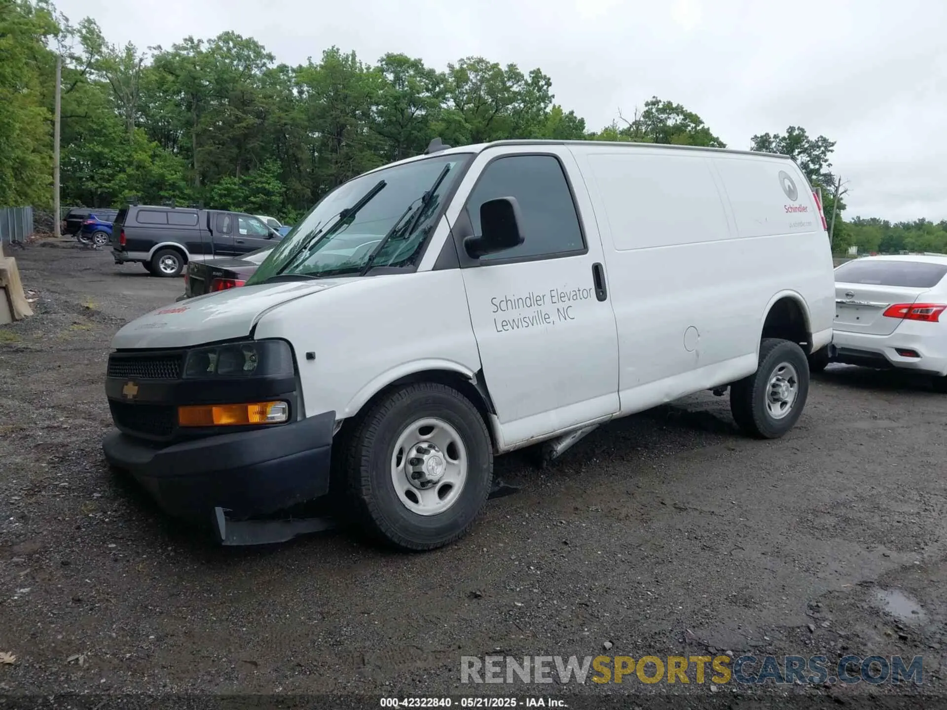 2 Photograph of a damaged car 1GCZGGFP9K1332273 CHEVROLET EXPRESS 3500 2019