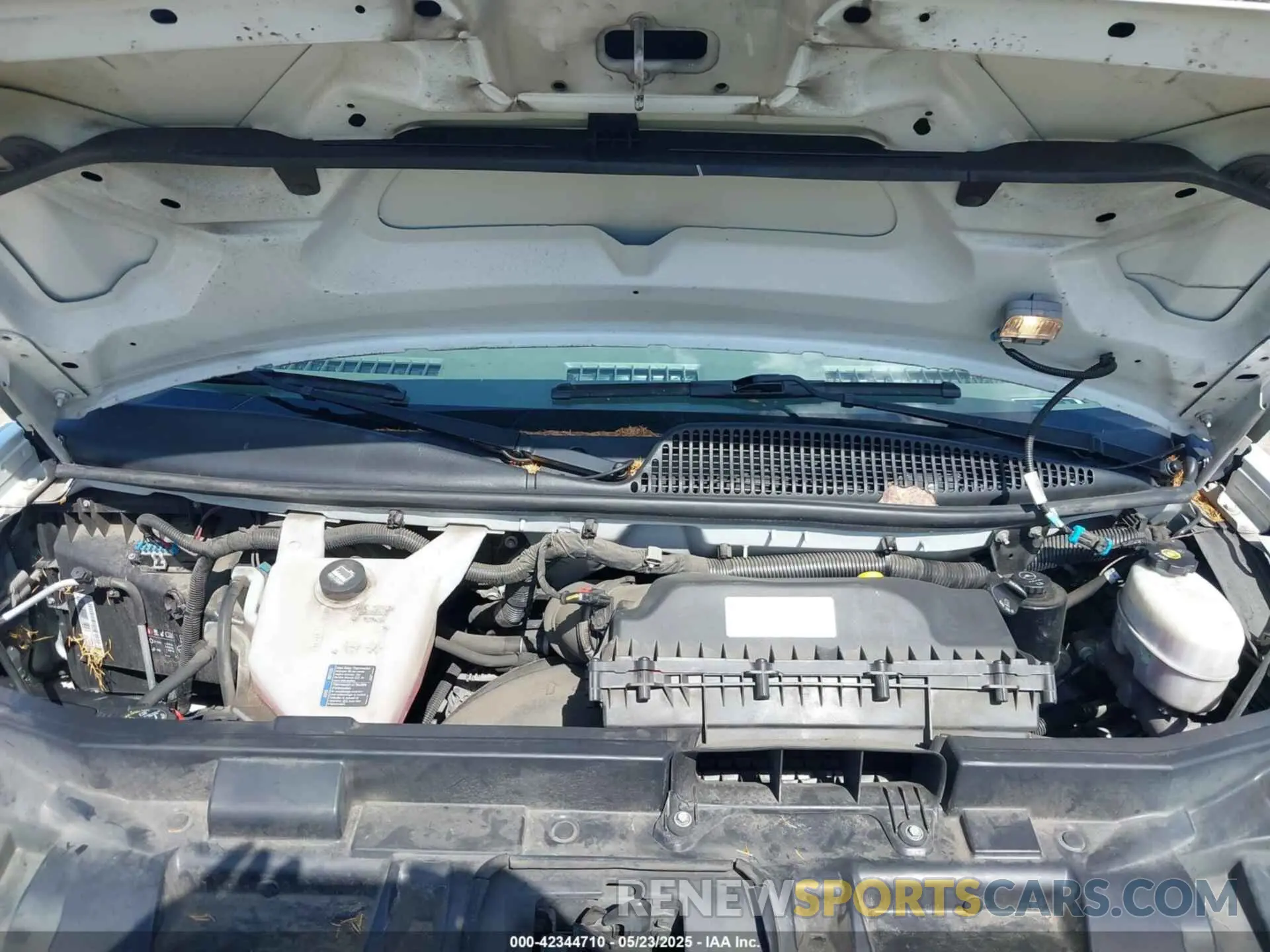 10 Photograph of a damaged car 1GCZGGFPXK1175045 CHEVROLET EXPRESS 3500 2019