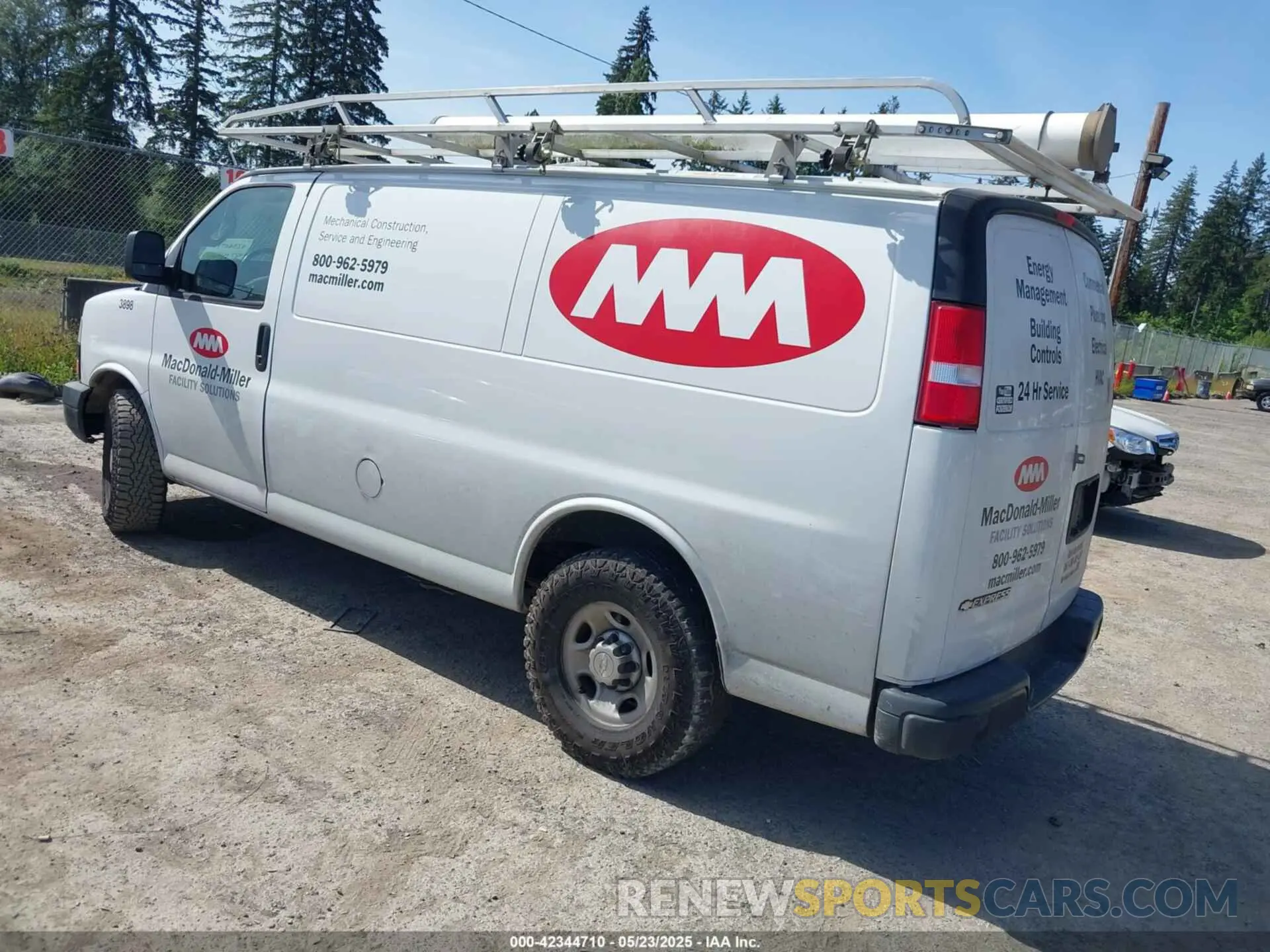 3 Photograph of a damaged car 1GCZGGFPXK1175045 CHEVROLET EXPRESS 3500 2019