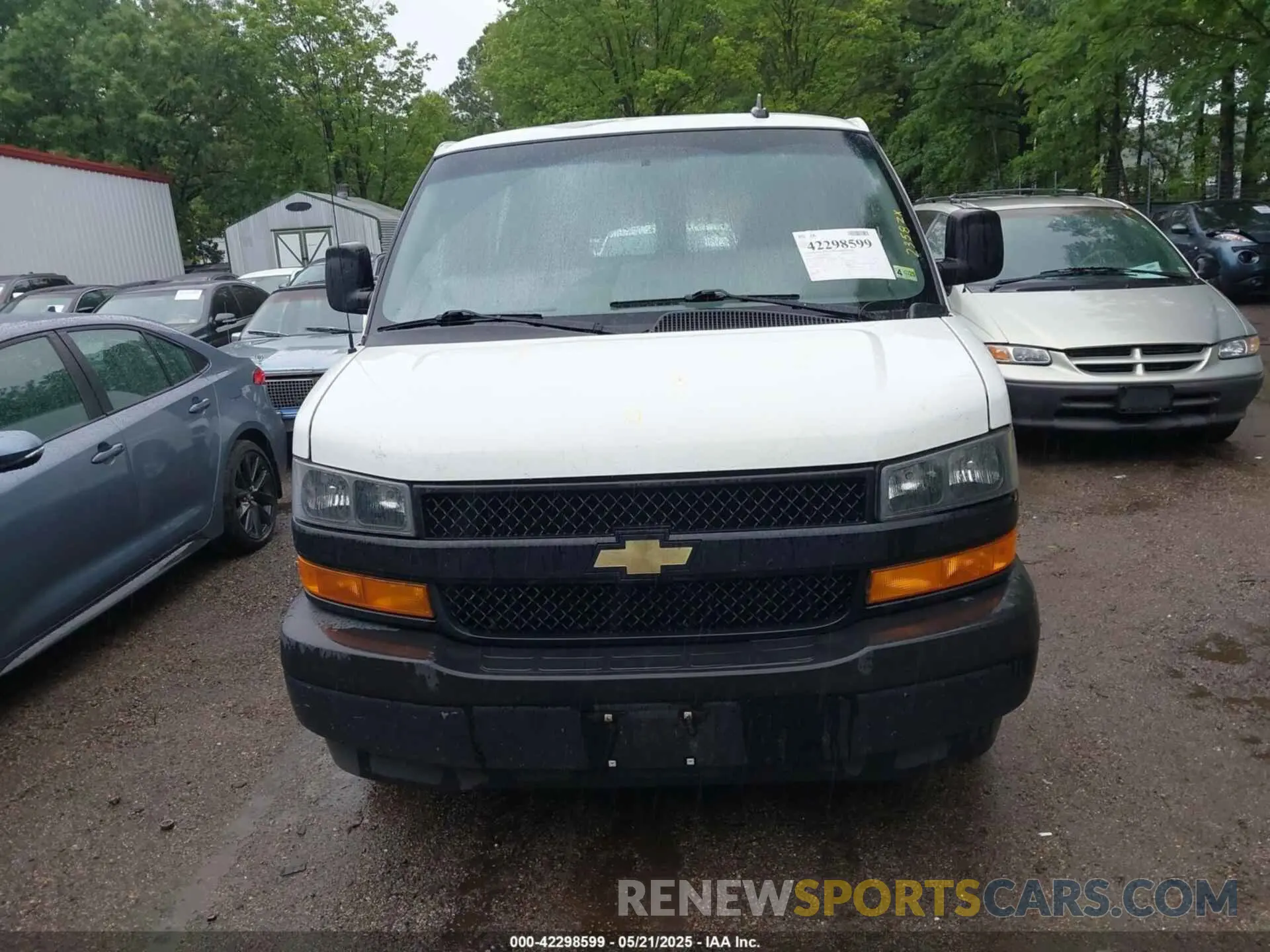 12 Photograph of a damaged car 1GCZGHFG5K1361937 CHEVROLET EXPRESS 3500 2019