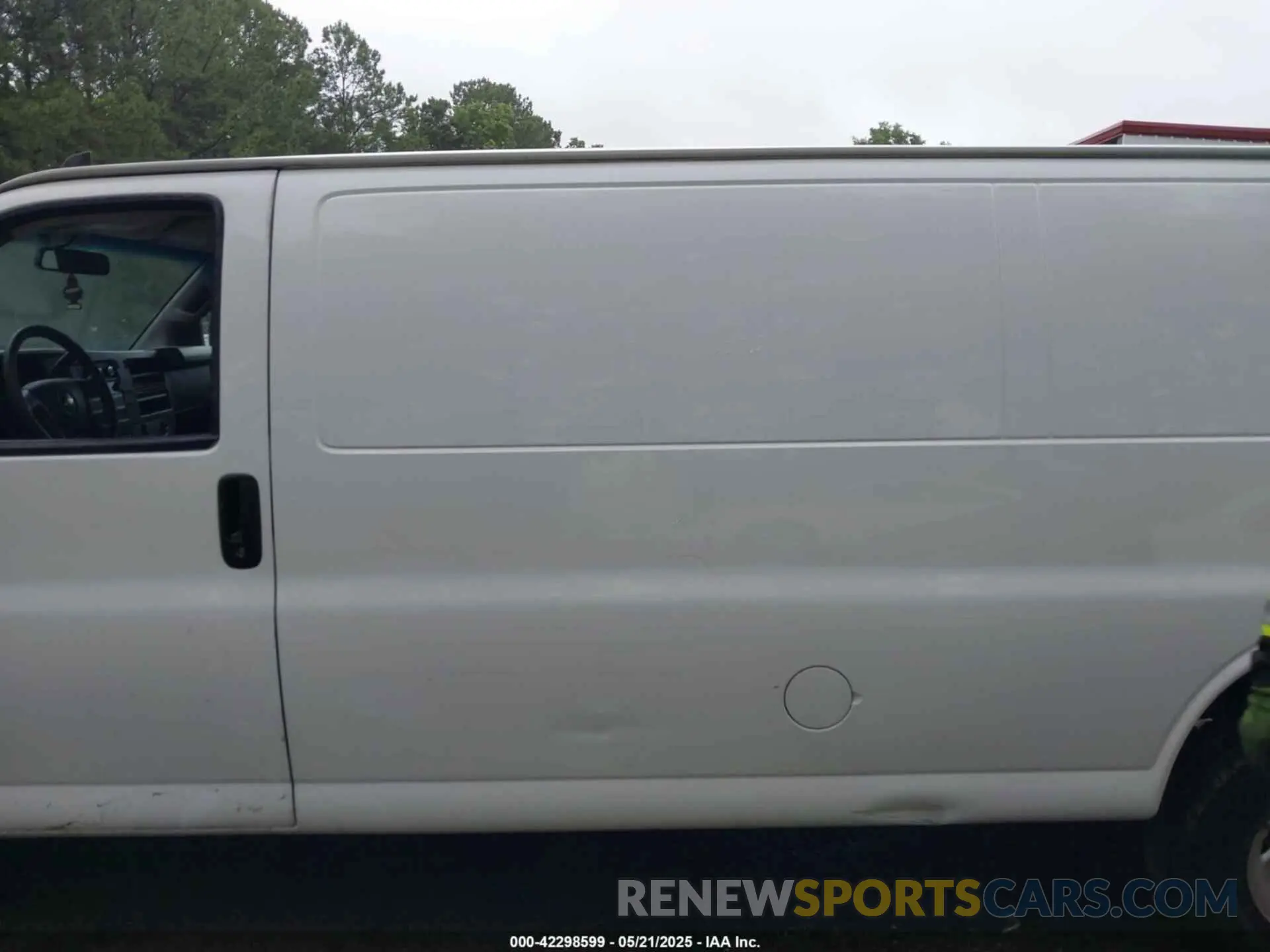 14 Photograph of a damaged car 1GCZGHFG5K1361937 CHEVROLET EXPRESS 3500 2019